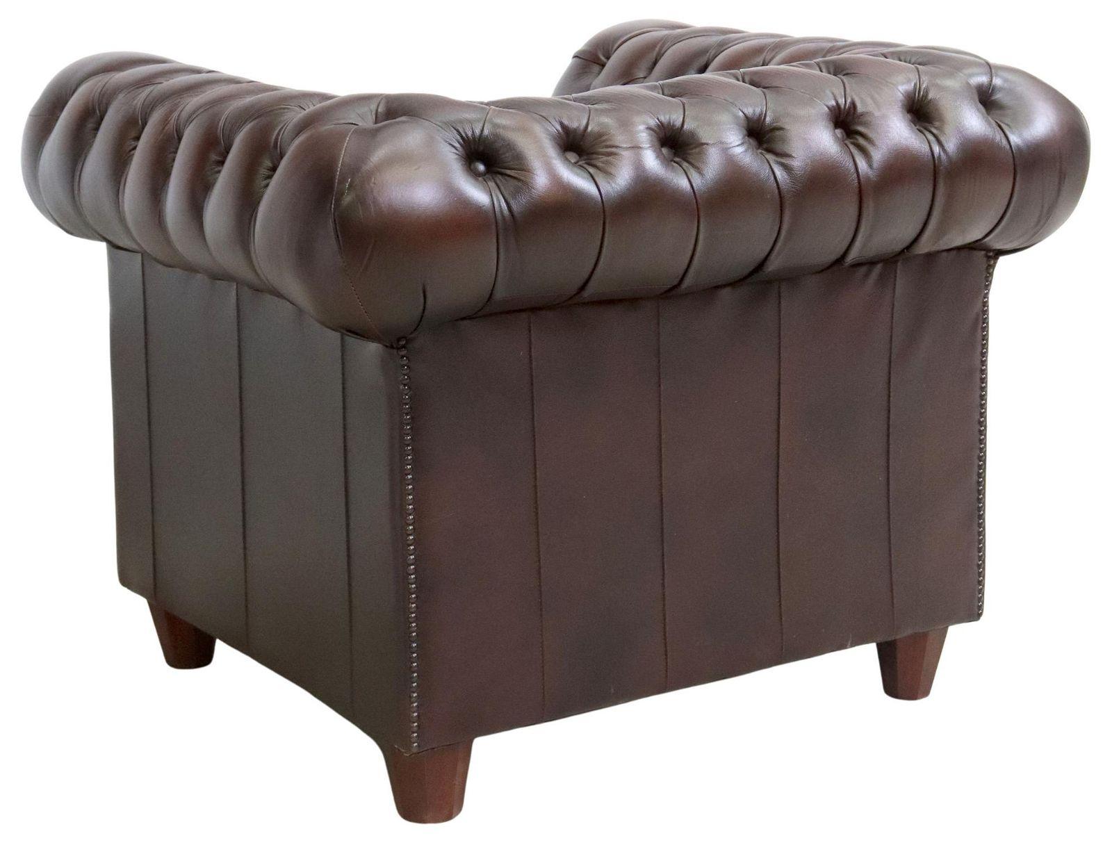 Georgian Vintage English Chesterfield Tufted Leather Club Chair For Sale