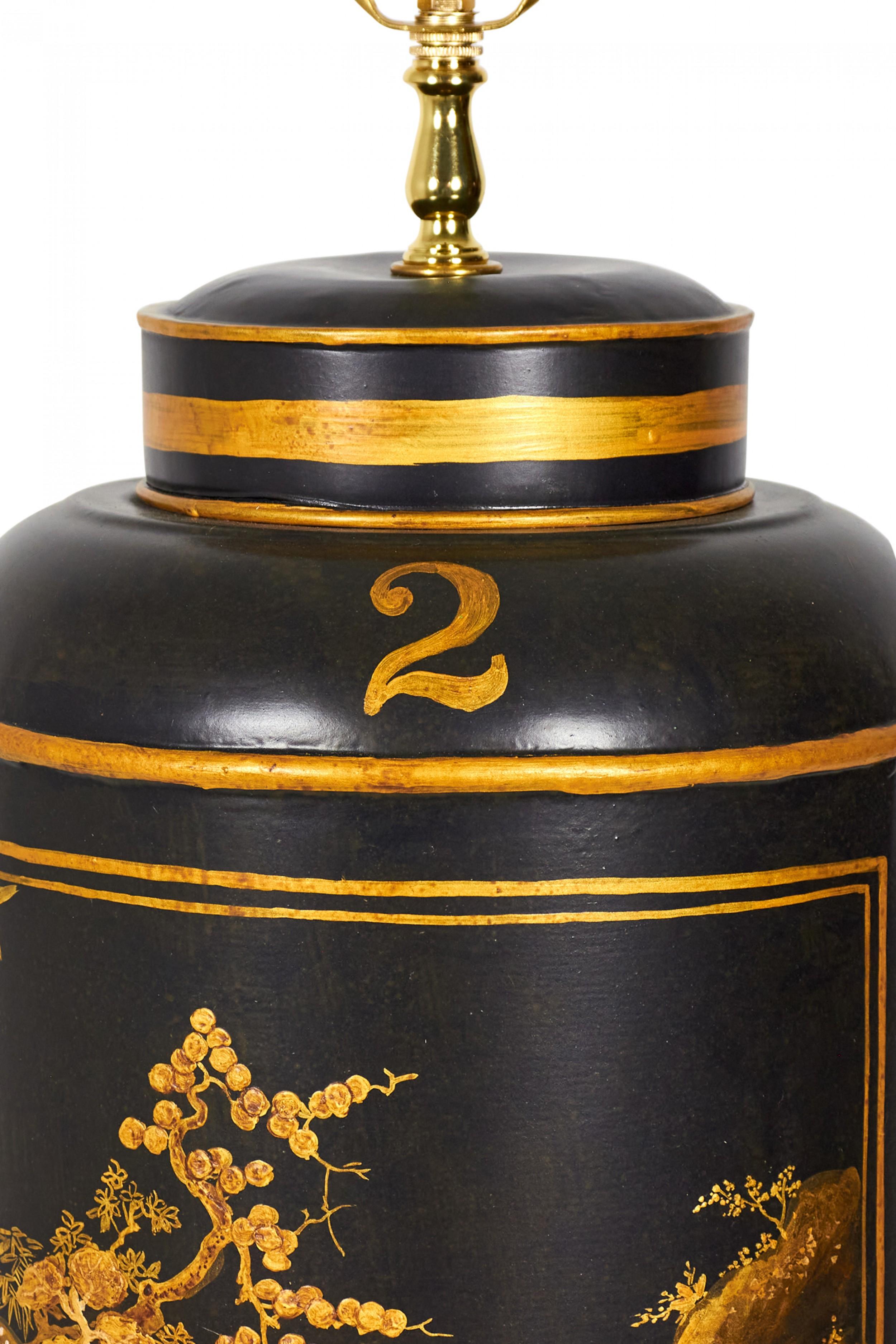 Vintage English Chinoiserie Landschaft Hand-Painted Tole Tea Caddy Tischlampe im Angebot 1