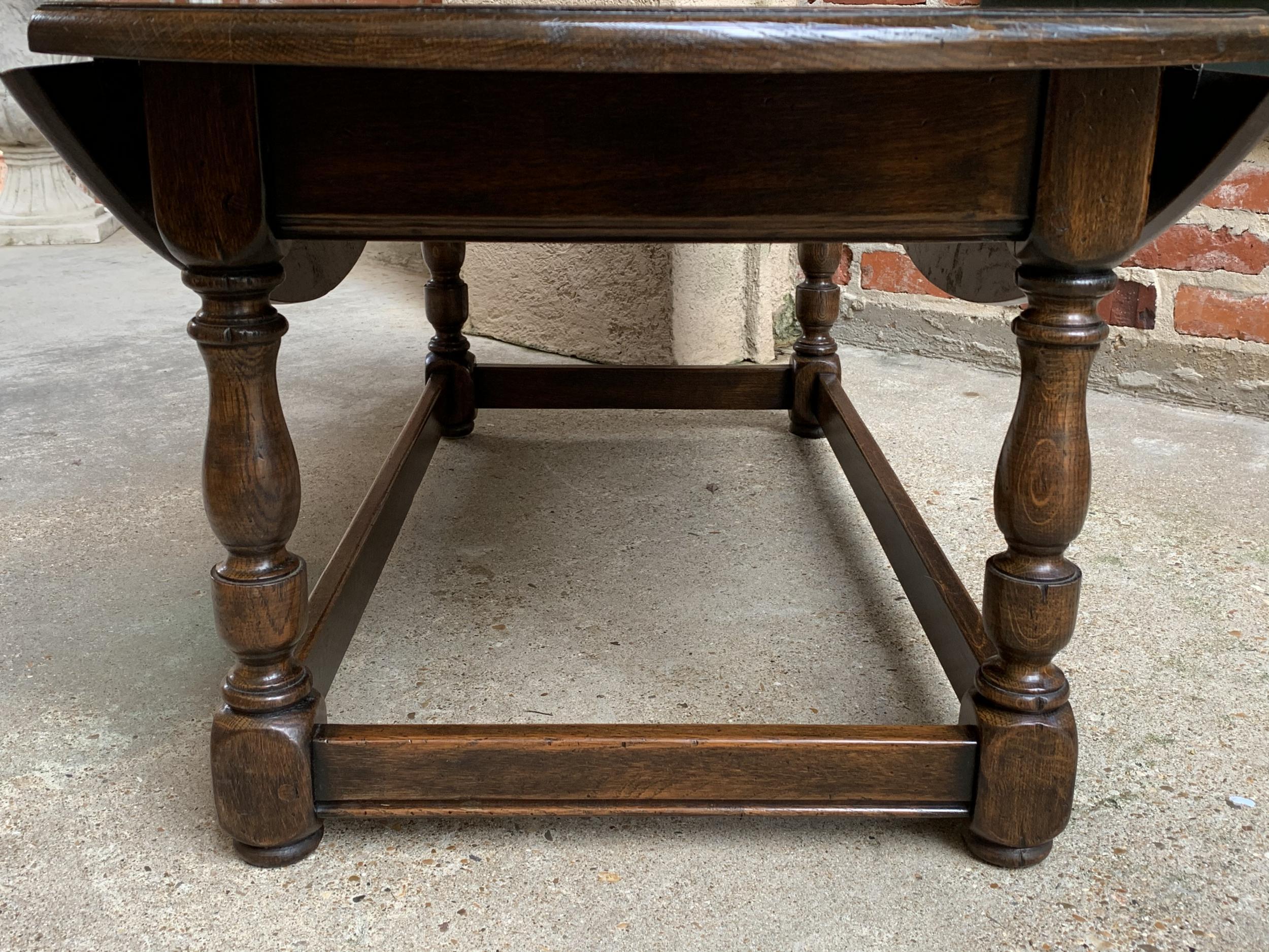 Vintage English Coffee Table Slender Drop-Leaf Jacobean Wake Table Style Oval 4