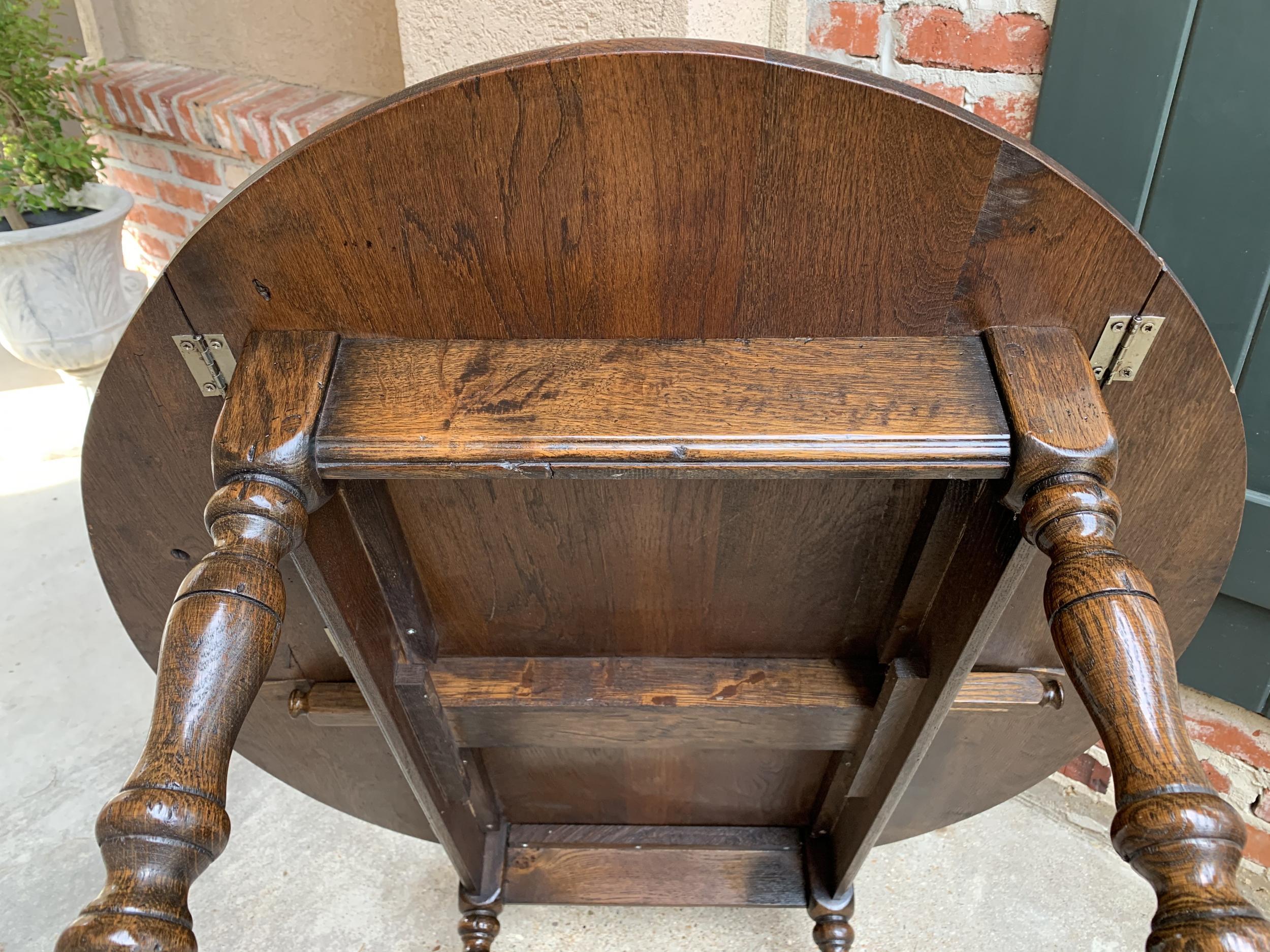 Vintage English Coffee Table Slender Drop-Leaf Jacobean Wake Table Style Oval 6
