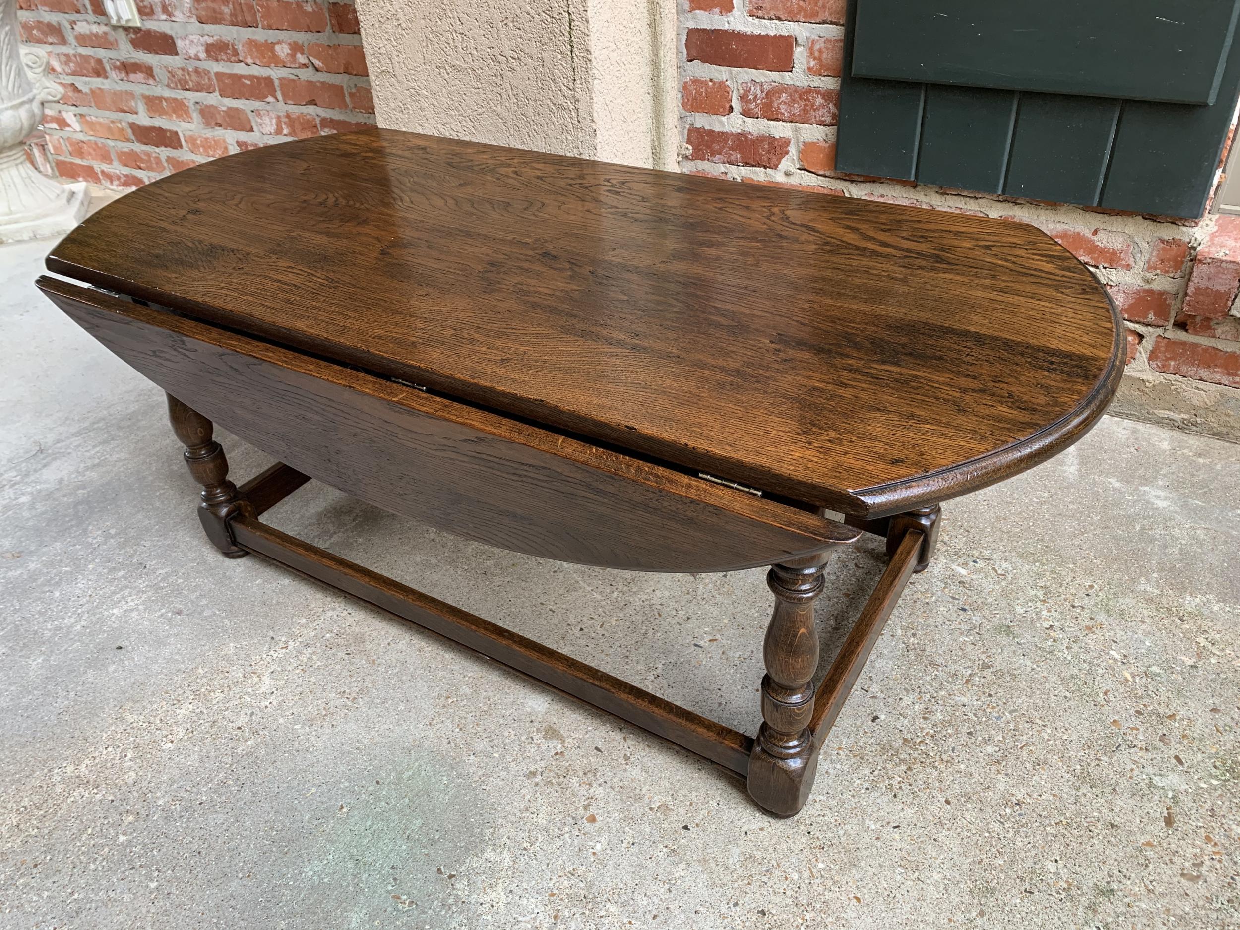 European Vintage English Coffee Table Slender Drop-Leaf Jacobean Wake Table Style Oval