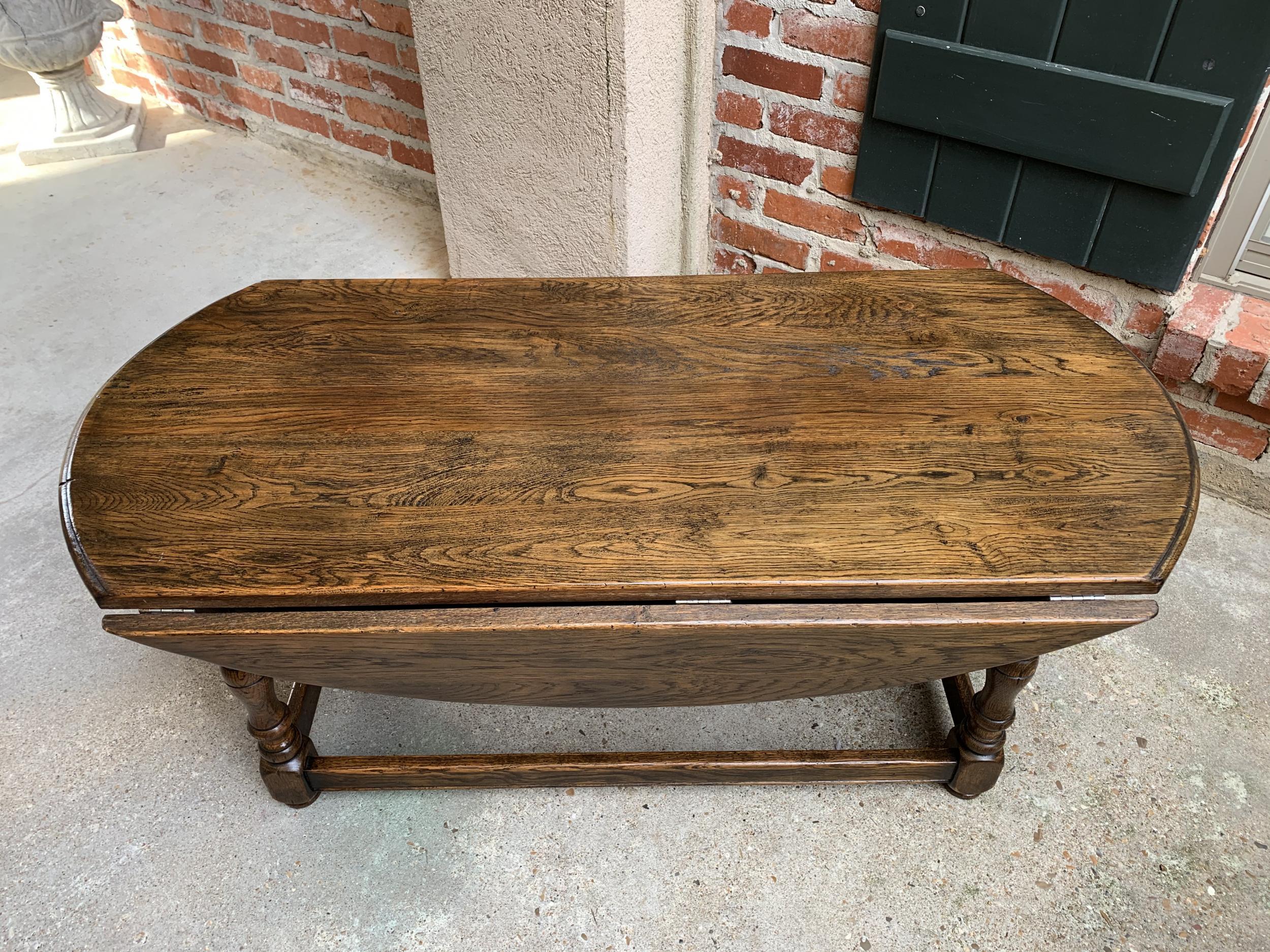Oak Vintage English Coffee Table Slender Drop-Leaf Jacobean Wake Table Style Oval