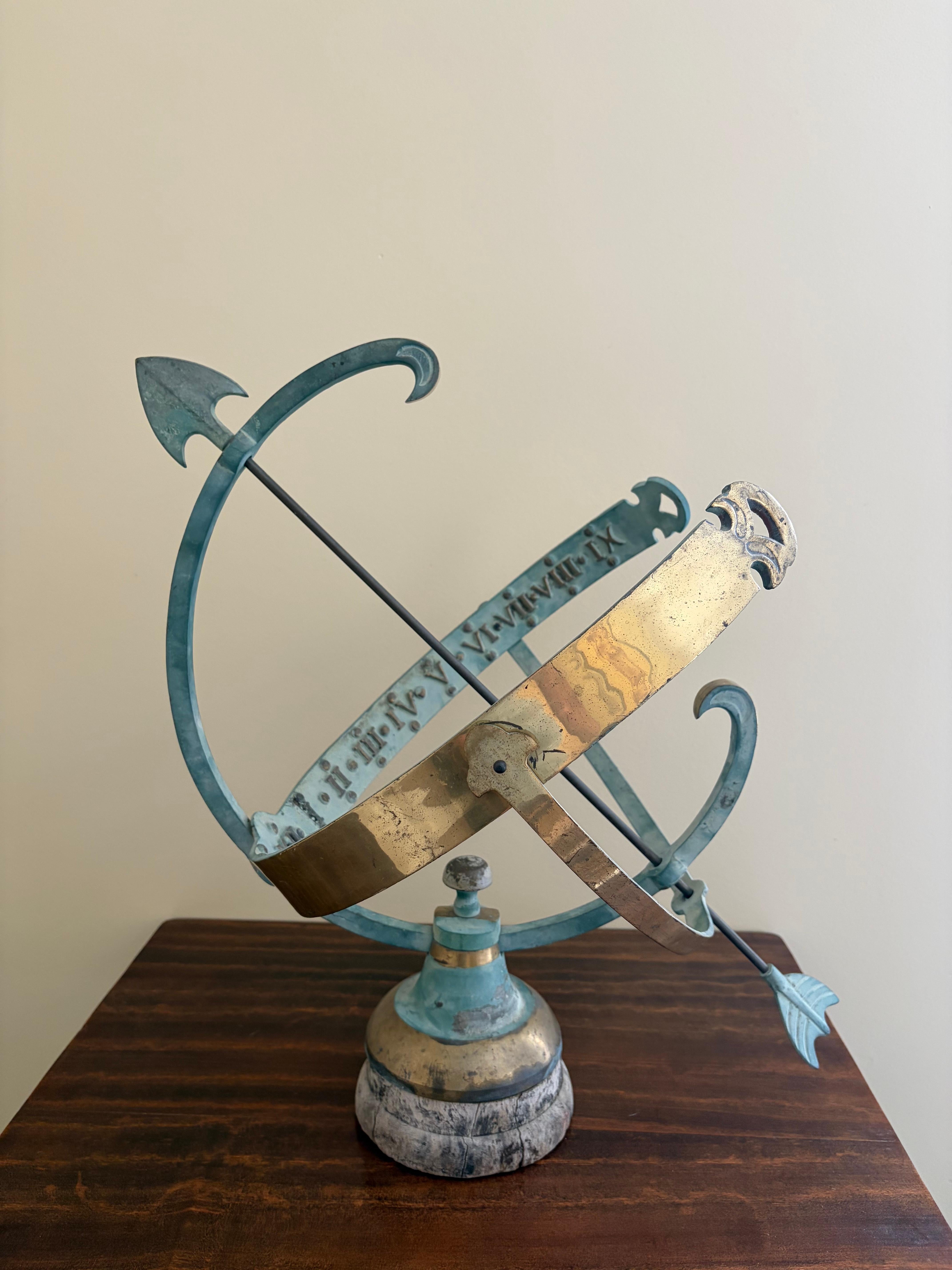 Eine atemberaubende Vintage Englisch Landhausstil Garten Armillar-Sonnenuhr

USA, Ende des 20. Jahrhunderts

Schöner Grünspan aus Messing und Eisen

Maße: 18 