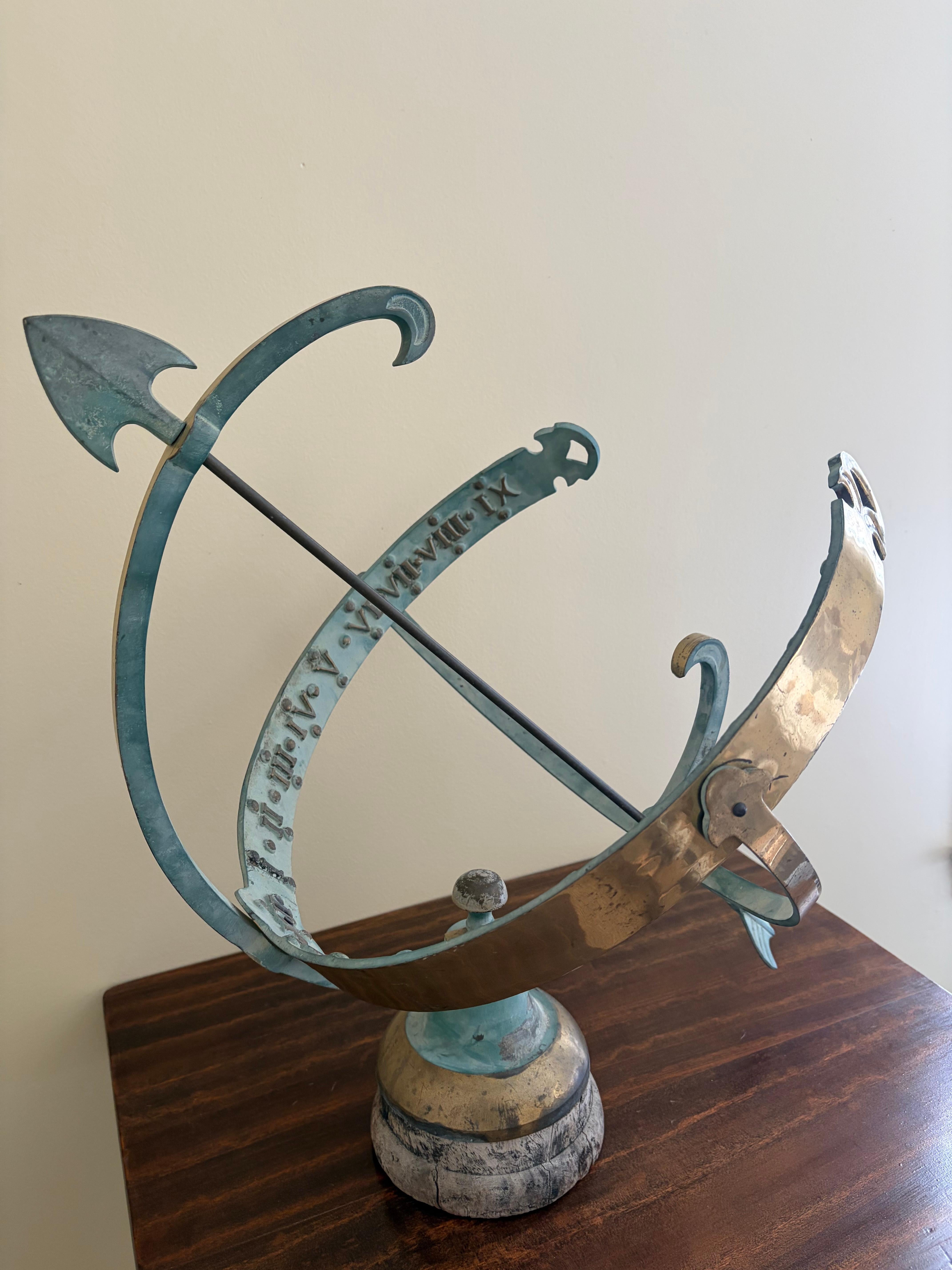 Vintage English Country Brass and Iron Verdigris Garden Armillary Sundial (amerikanisch) im Angebot