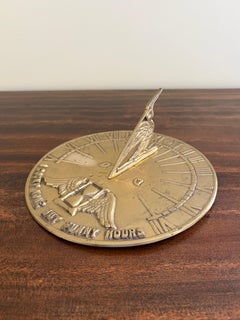 Meridiana da giardino inglese vintage in ottone "Conto solo le ore di sole".