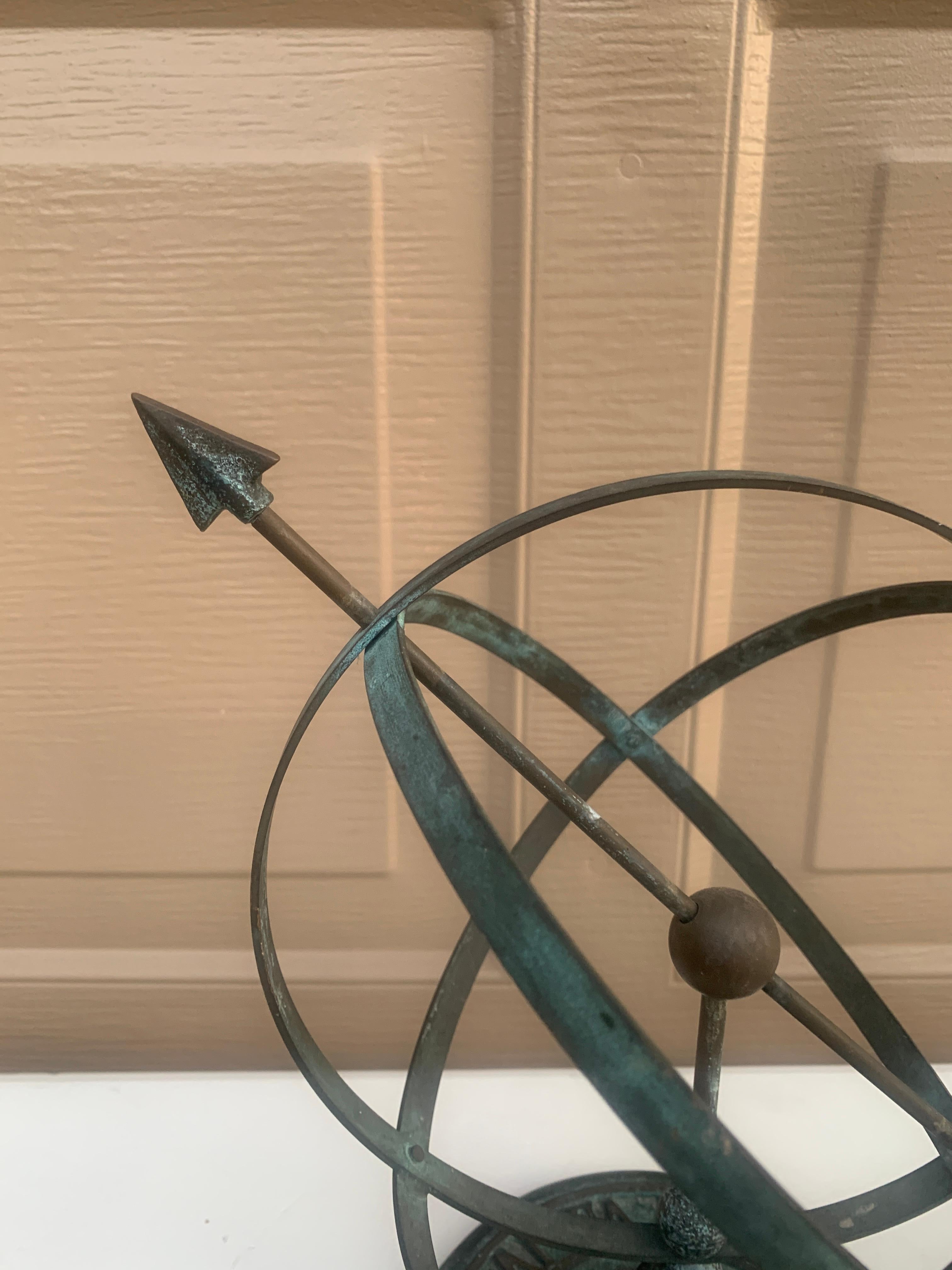 Cadran solaire armillaire de jardin en laiton Verdigris Vintage English Country Bon état - En vente à Elkhart, IN