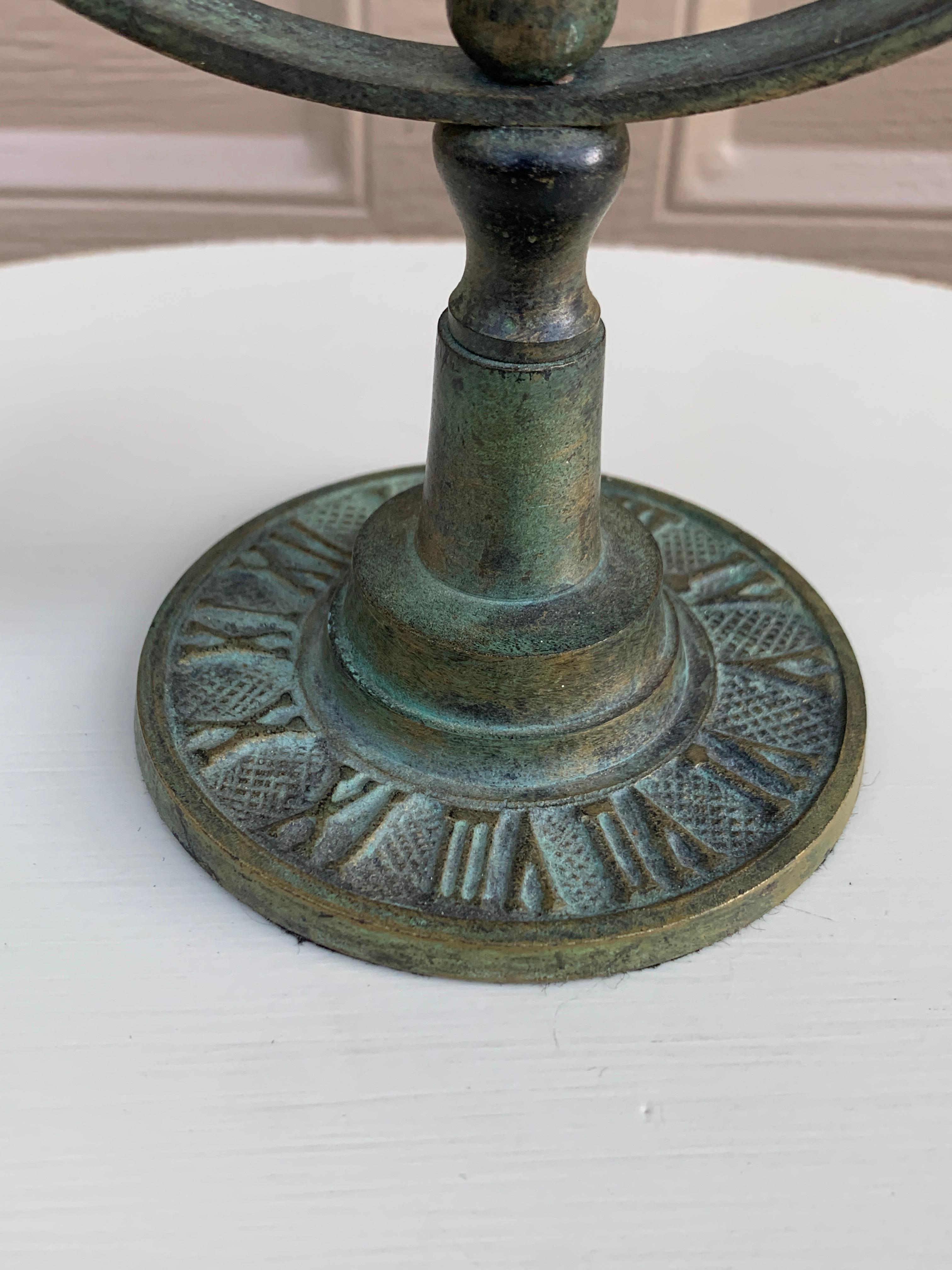 Meridiana armillare da giardino vintage in ottone Verdigris in vendita 2