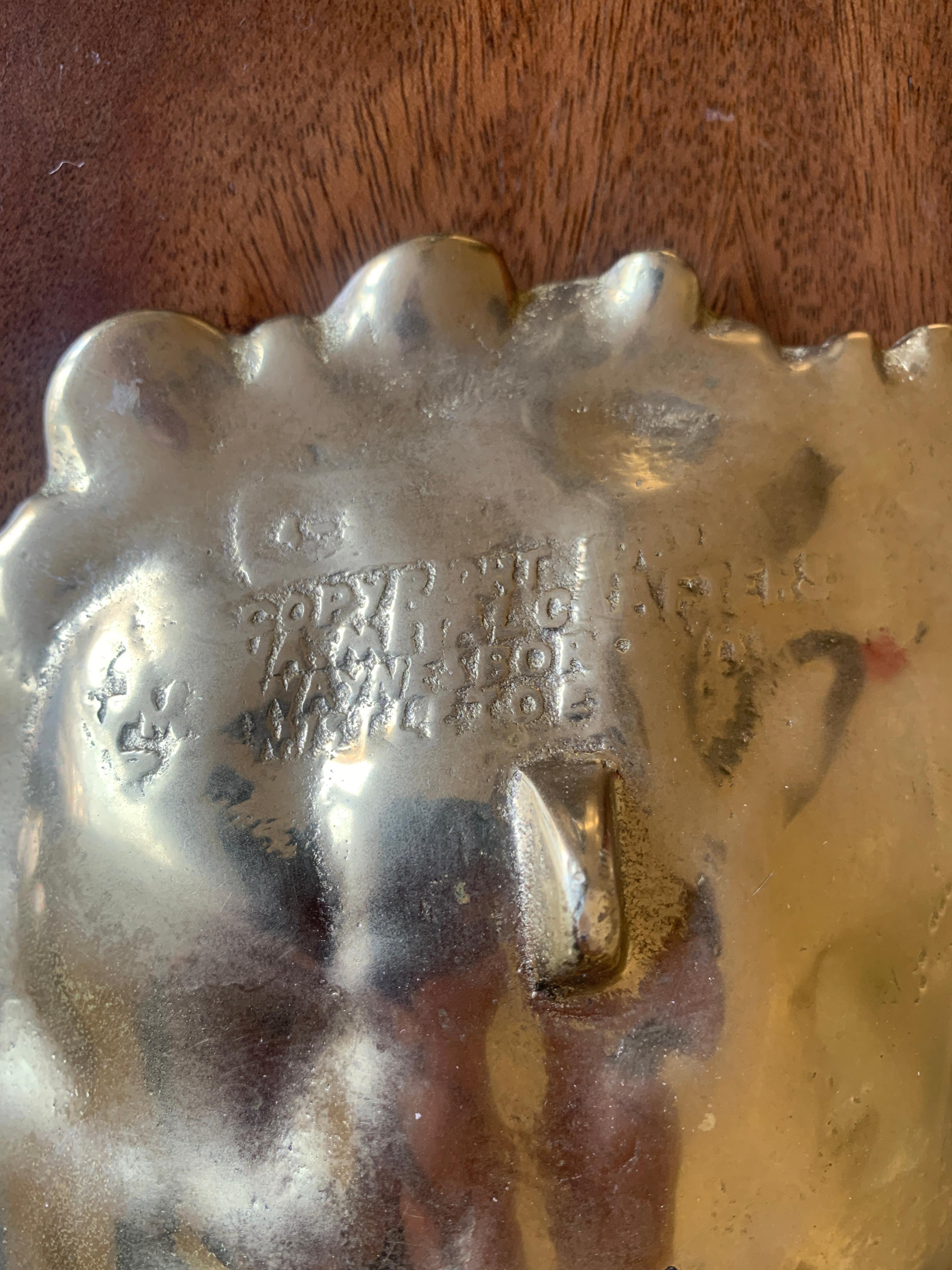 Ciotola o recipiente per foglie di vischio in ottone fuso di campagna inglese d'epoca in vendita 2