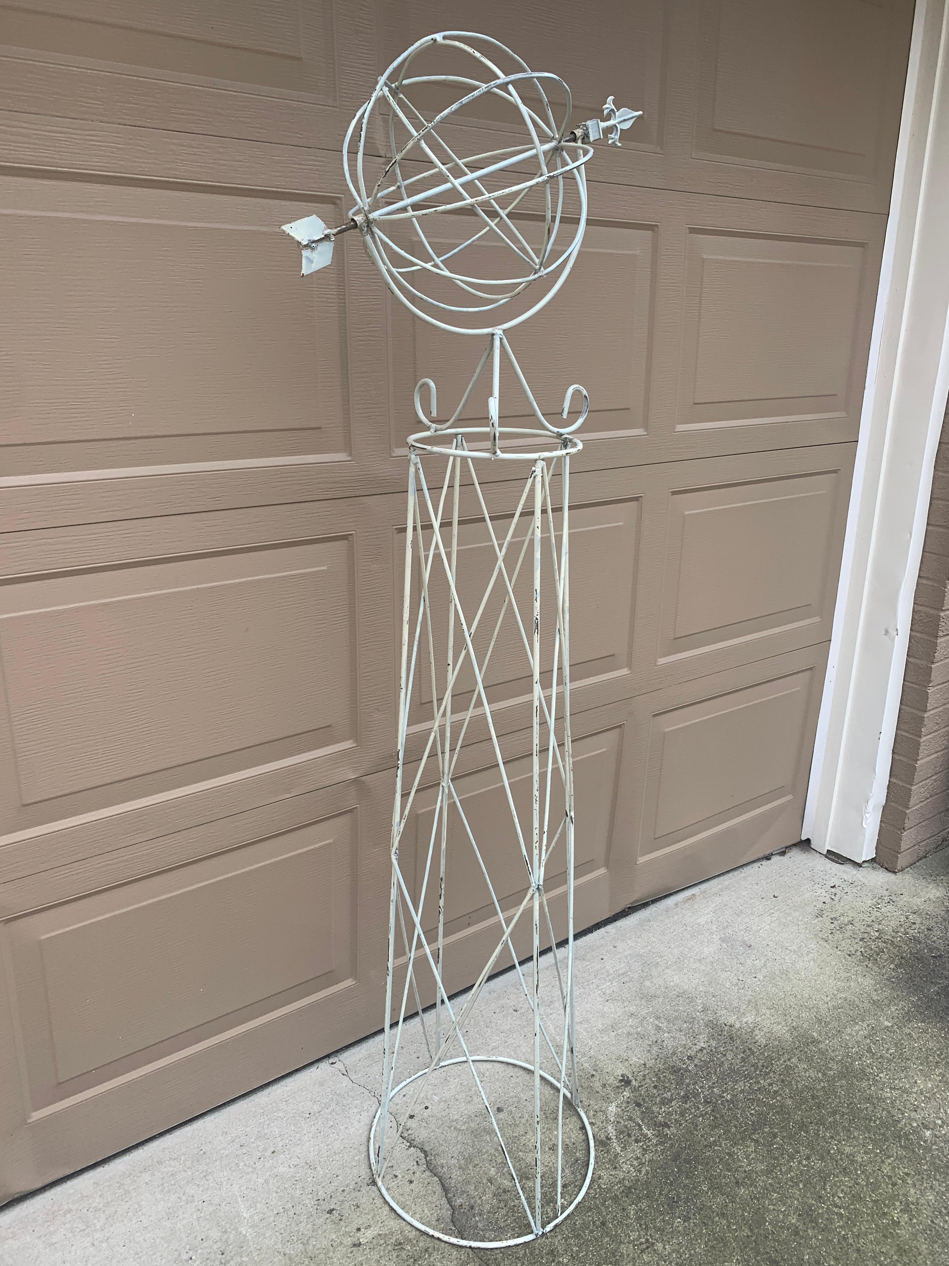 Vintage English Country Classical White Wrought Iron Garden Armillary Sundial In Good Condition For Sale In Elkhart, IN