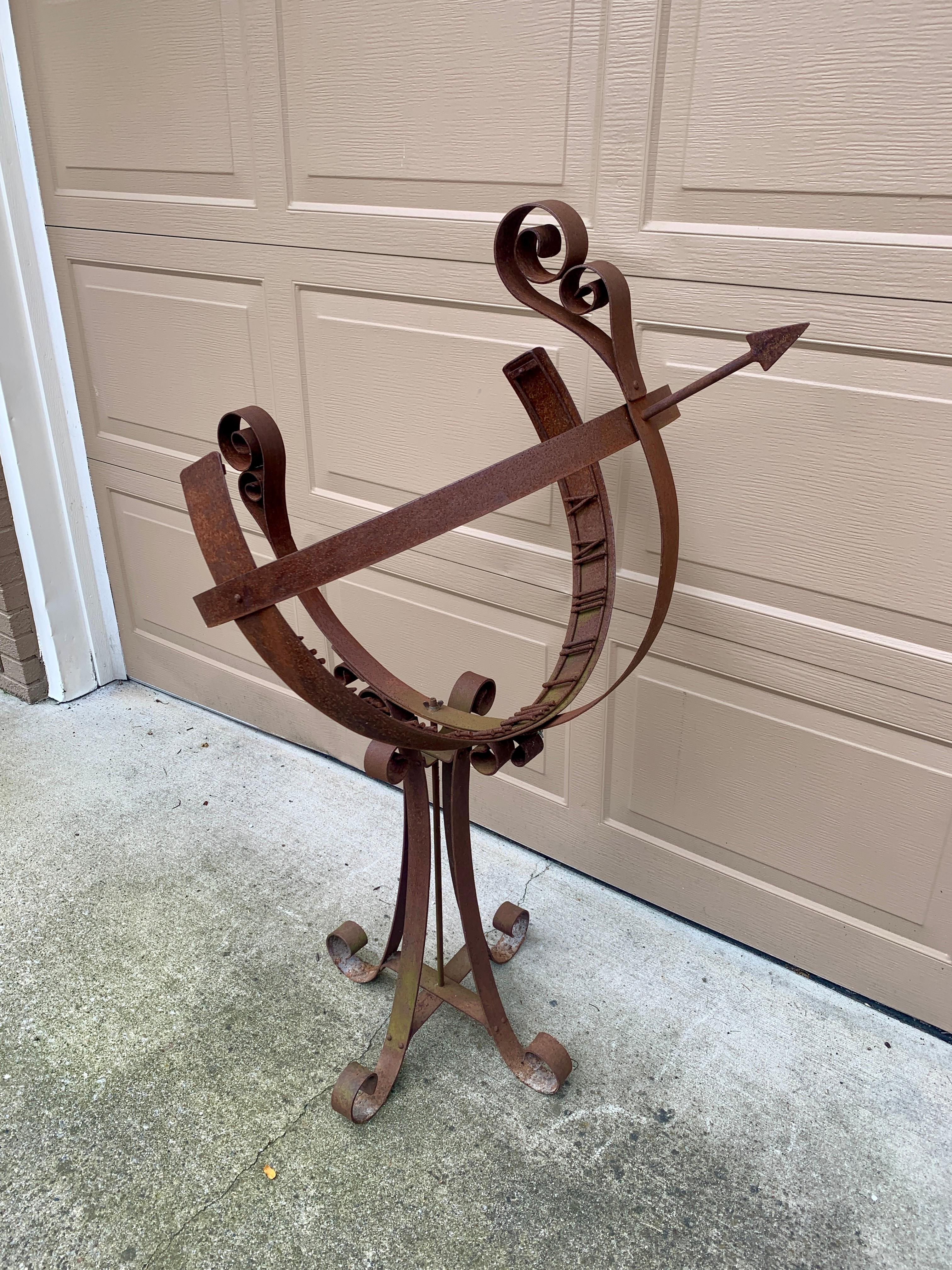 Américain Cadran solaire armillaire en fer forgé vintage sur Stand en vente