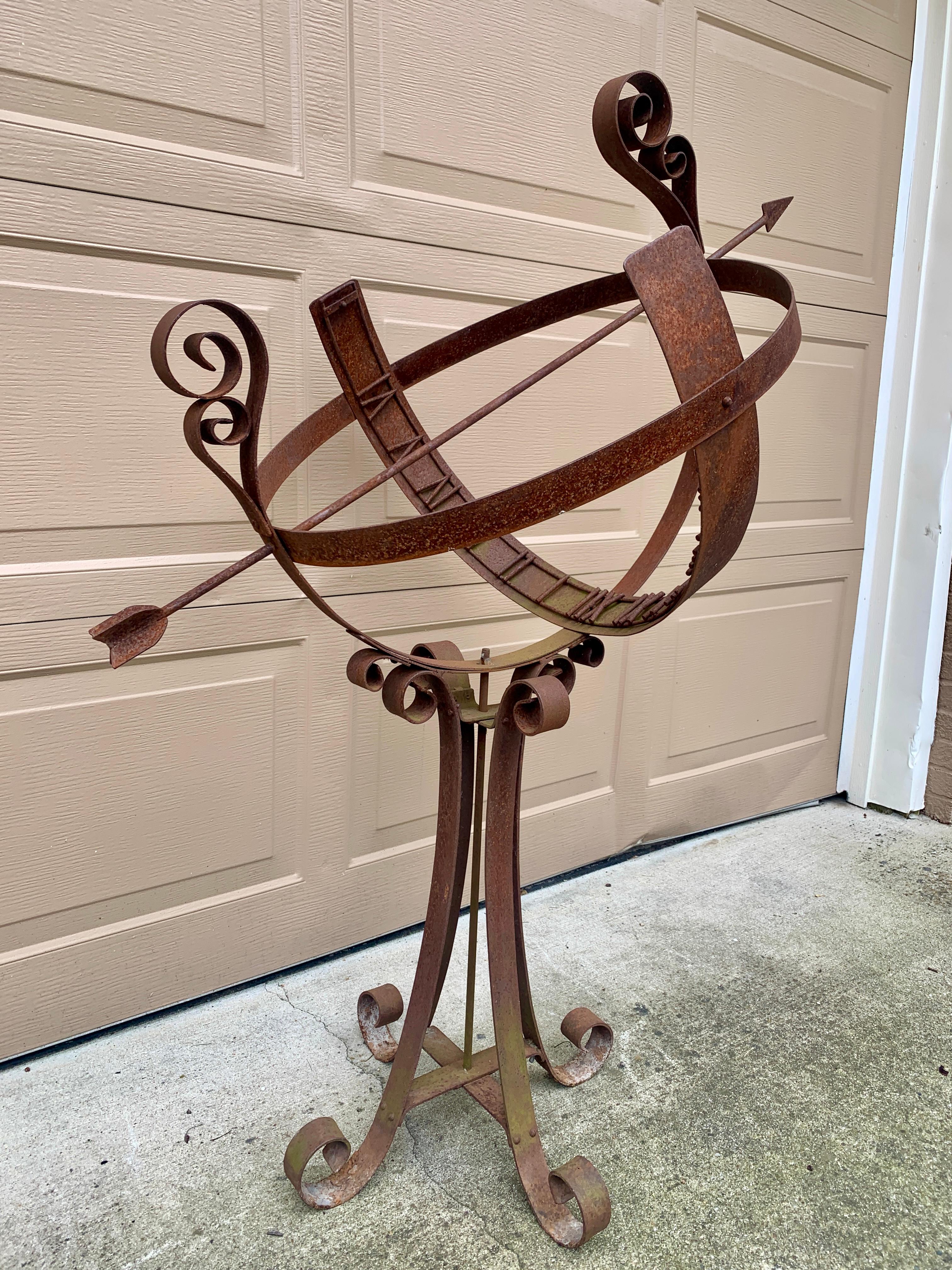 Fer forgé Cadran solaire armillaire en fer forgé vintage sur Stand en vente