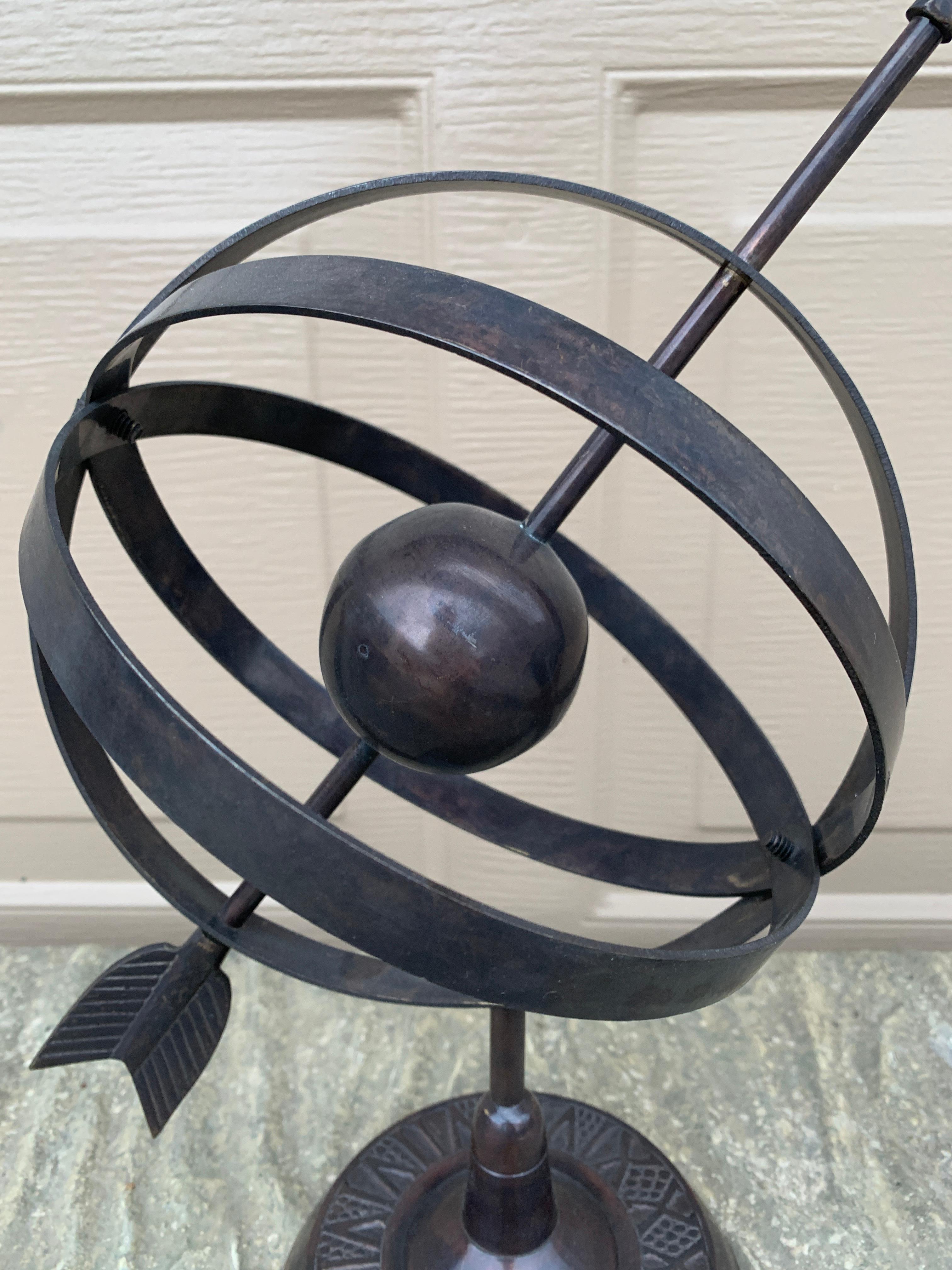 20ième siècle Cadran solaire armillaire de jardin en fer et en bronze en vente