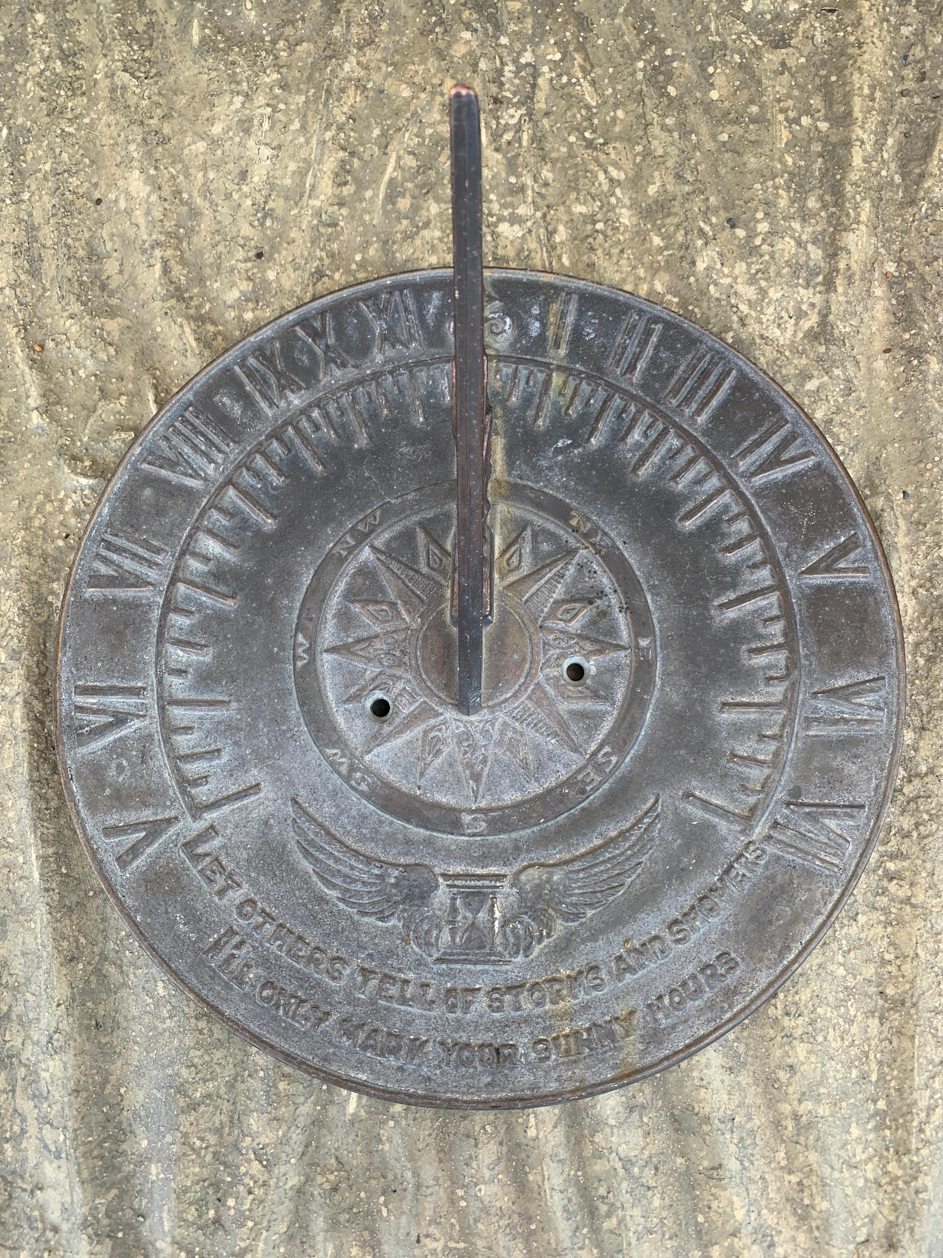 Néoclassique Sundial de jardin anglais vintage Mark Your Sunny Hours en vente