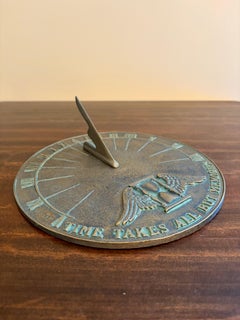 Reloj de sol inglés vintage de hierro para jardín "El tiempo se lo lleva todo menos los recuerdos"