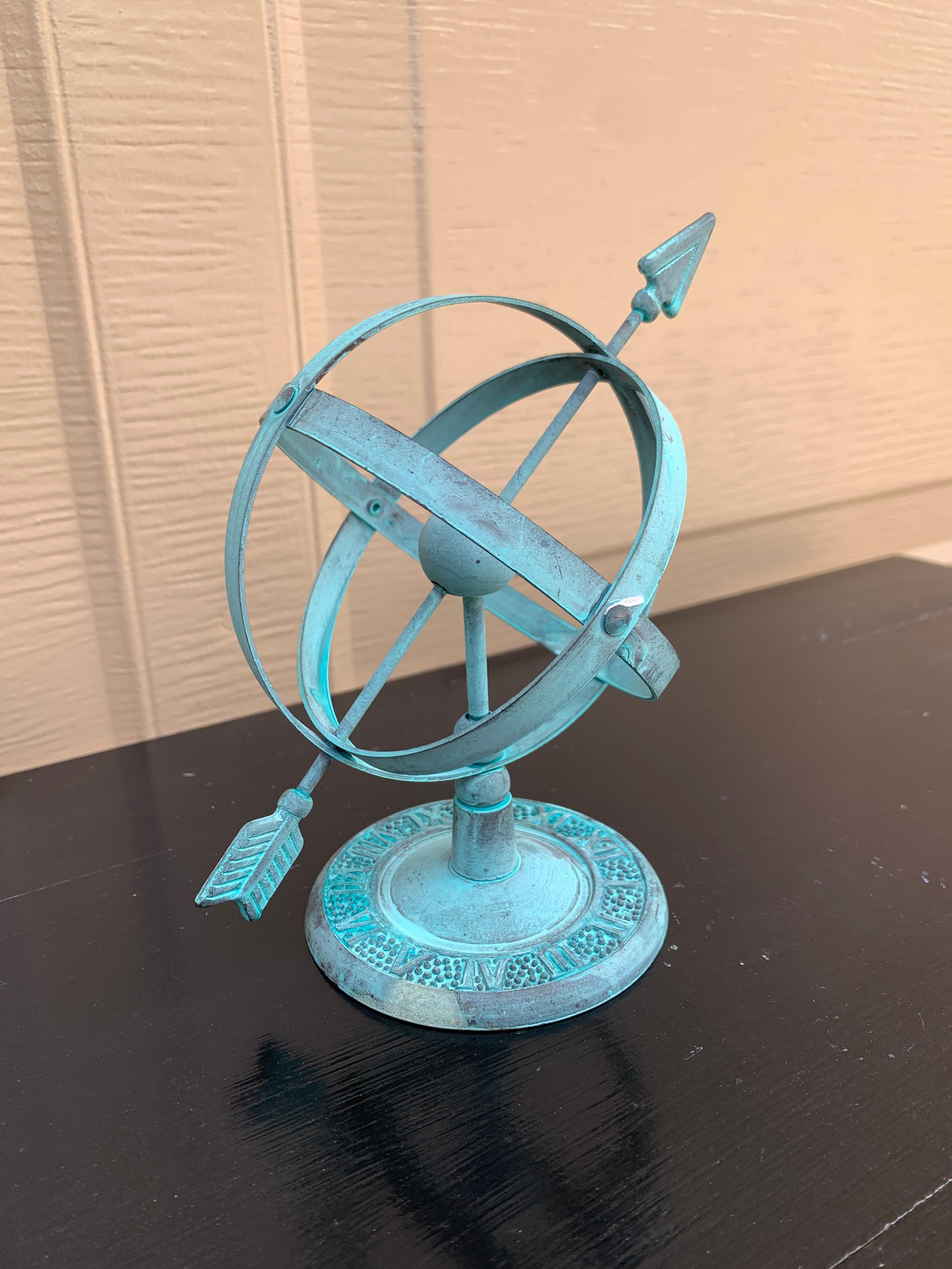Américain Cadran solaire armillaire de jardin en fer Verdigris Vintage English Country en vente