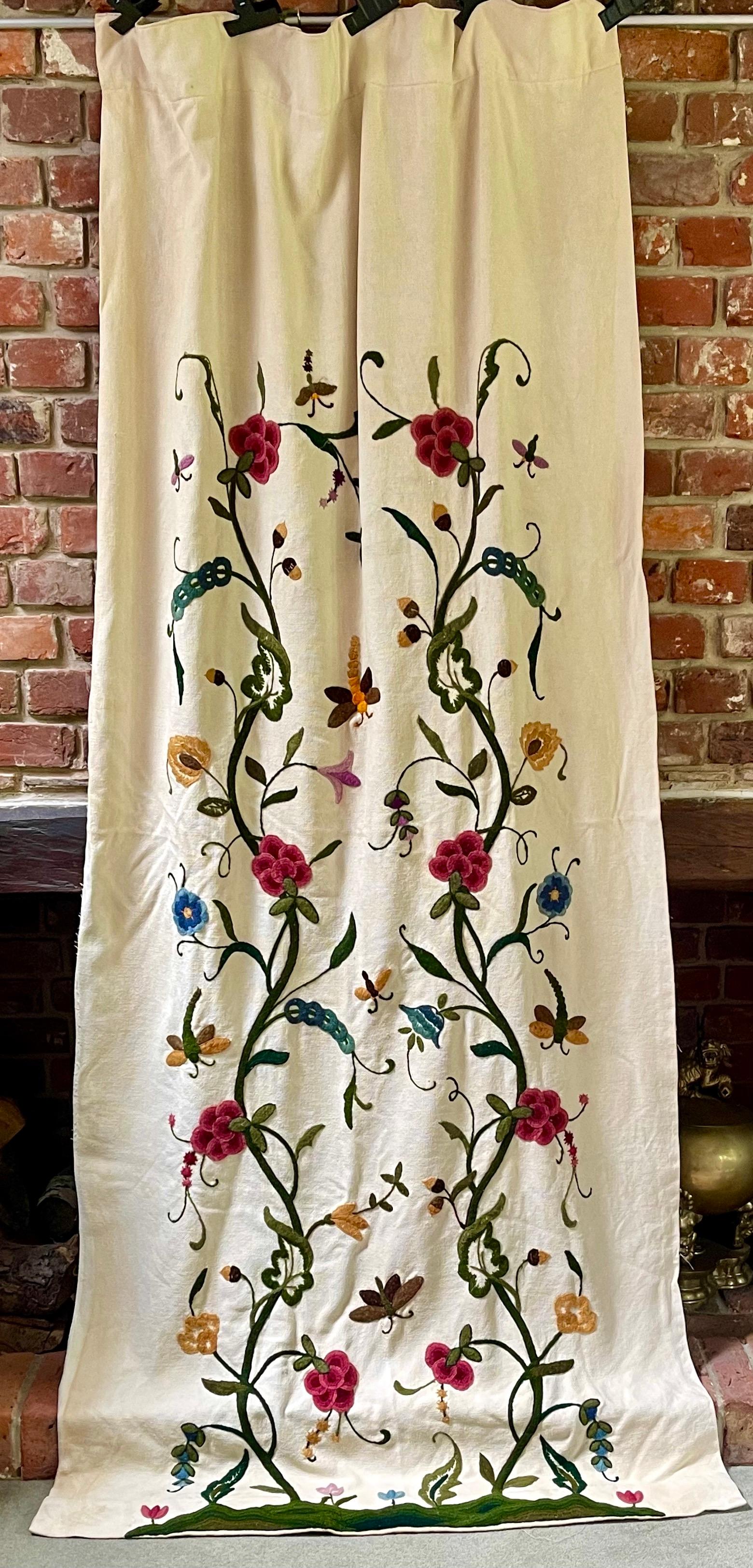 Arts and Crafts Tenda vintage a ricamo inglese in vendita