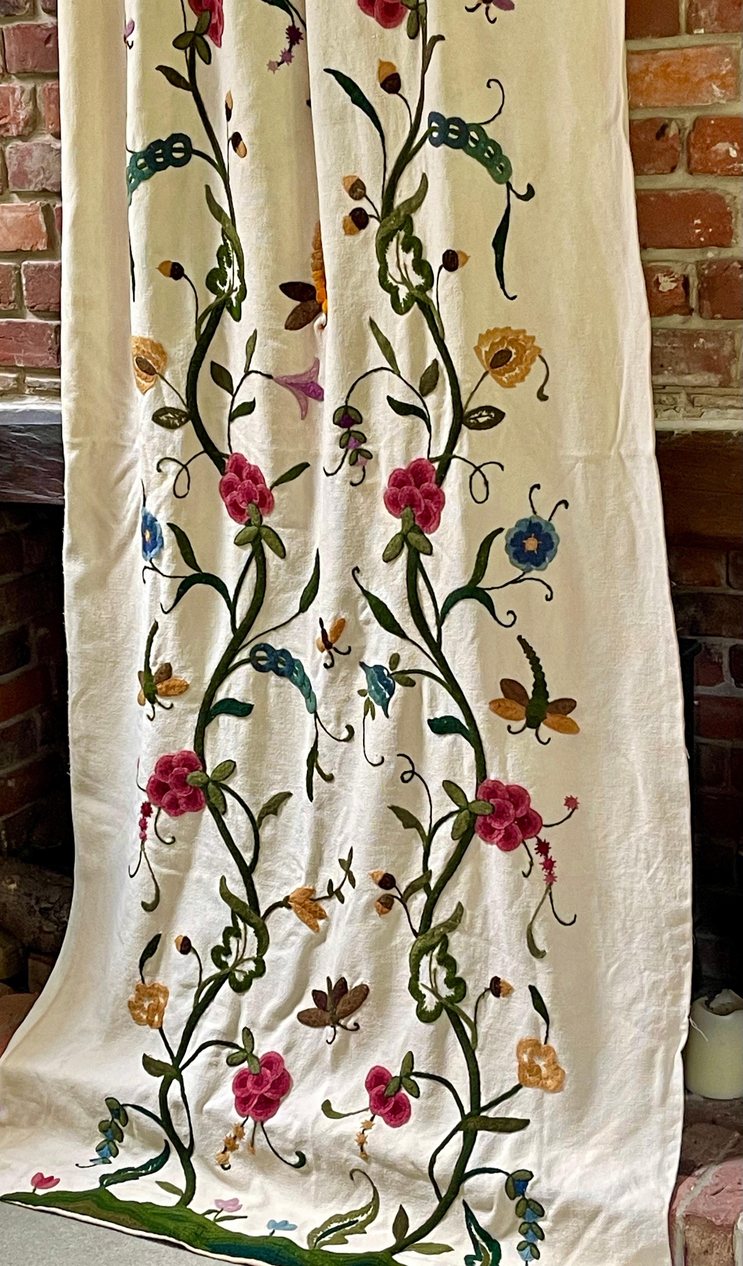 Britannico Tenda vintage a ricamo inglese in vendita