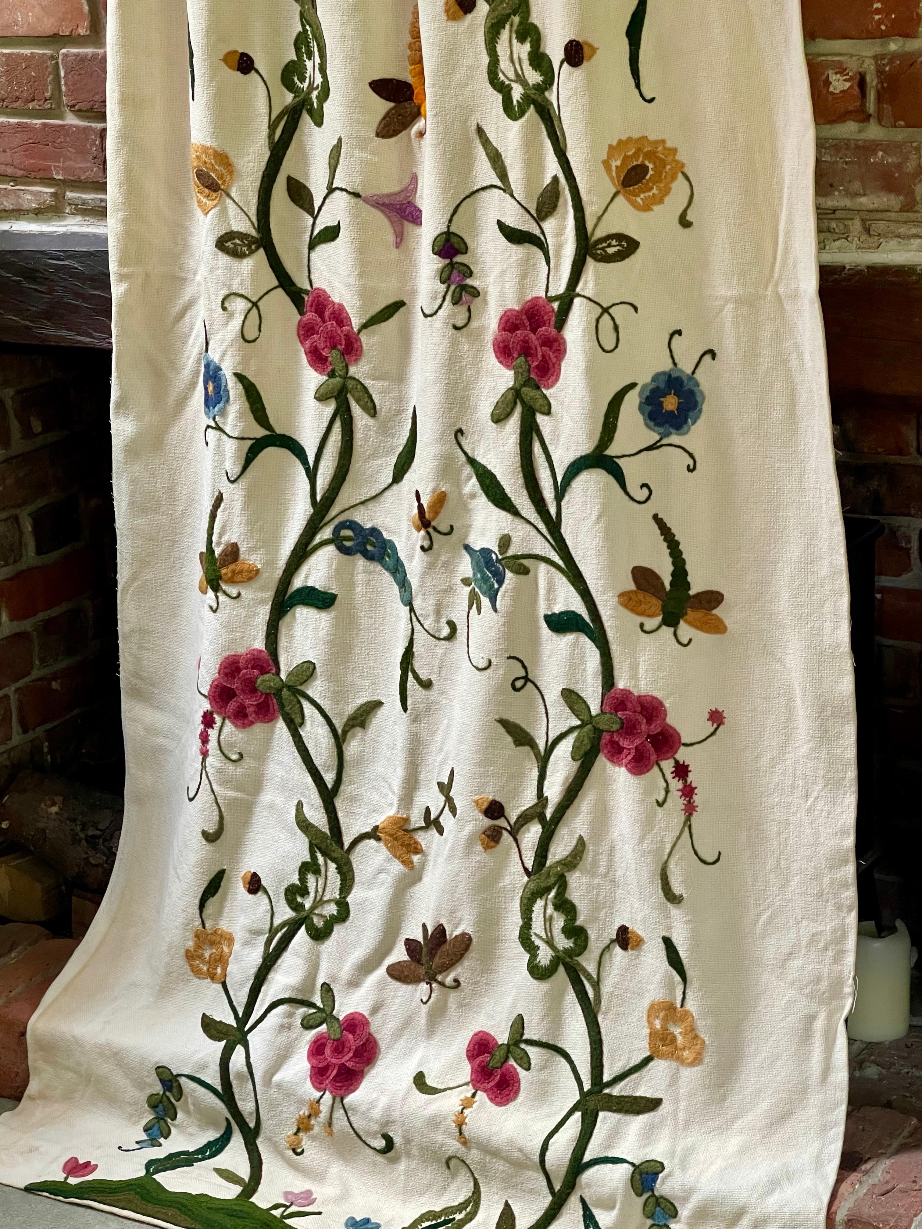 Fatto a mano Tenda vintage a ricamo inglese in vendita