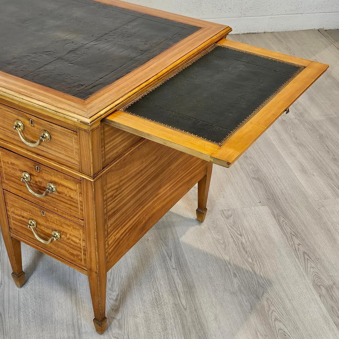Vintage English Desk Leather Top For Sale 3