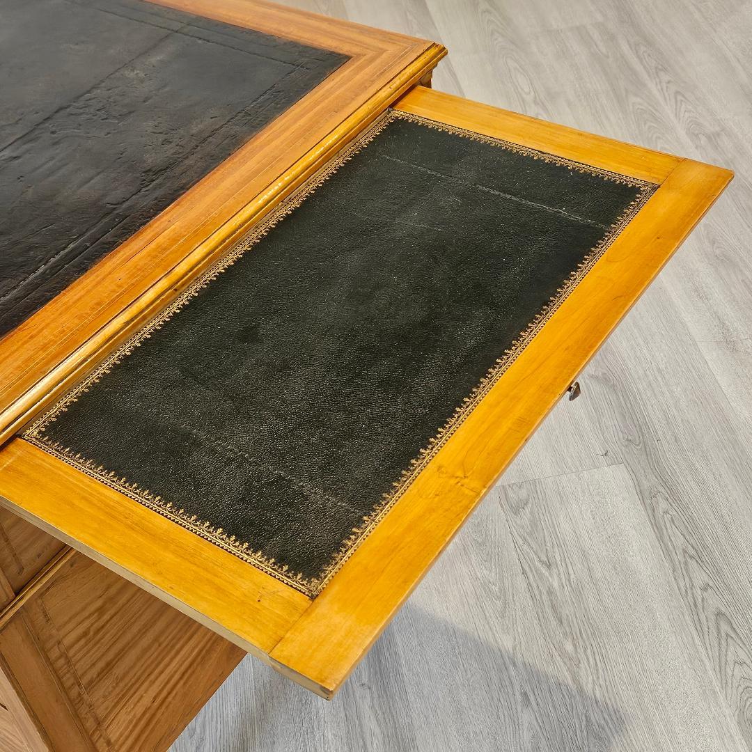 Vintage English Desk Leather Top For Sale 4