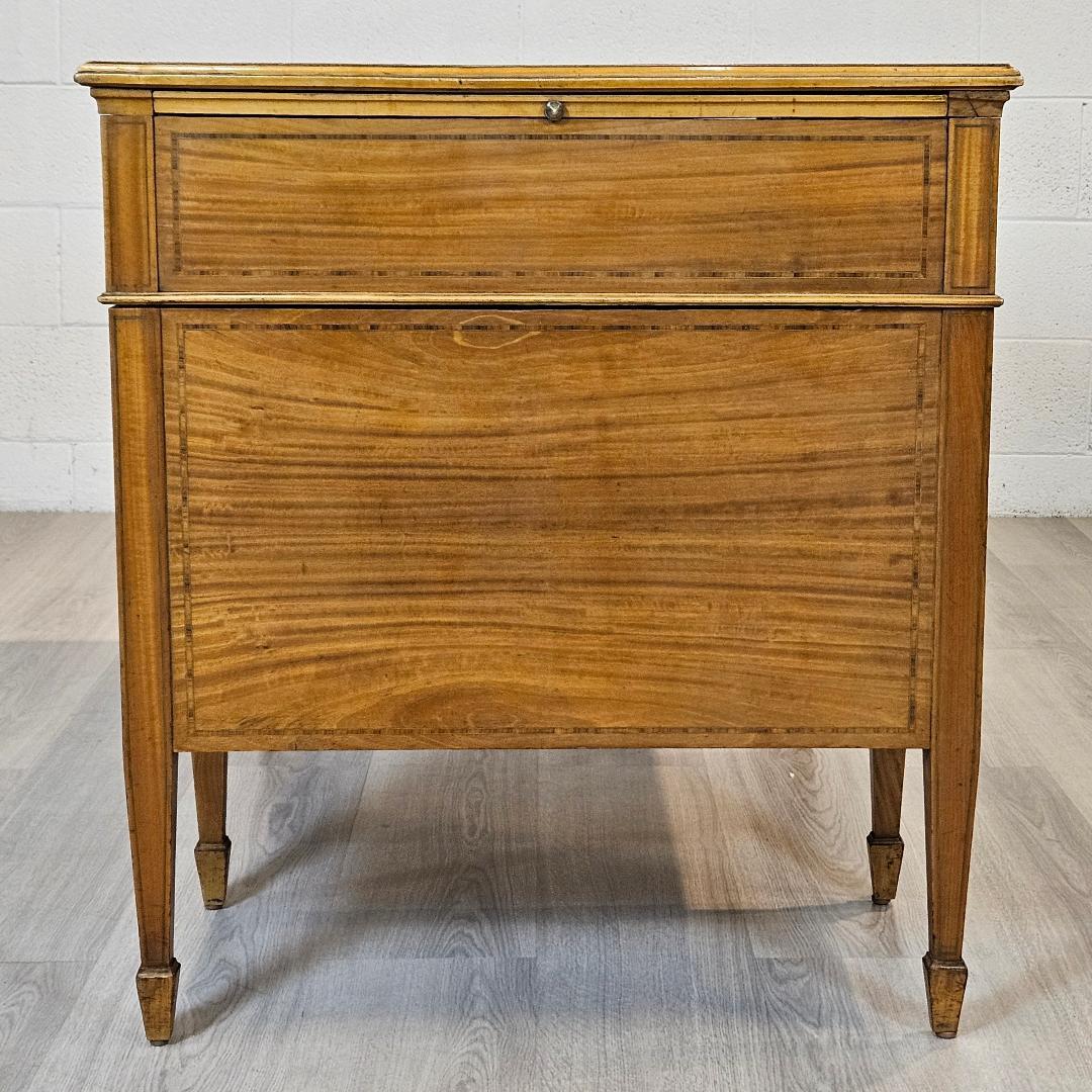 20th Century Vintage English Desk Leather Top For Sale