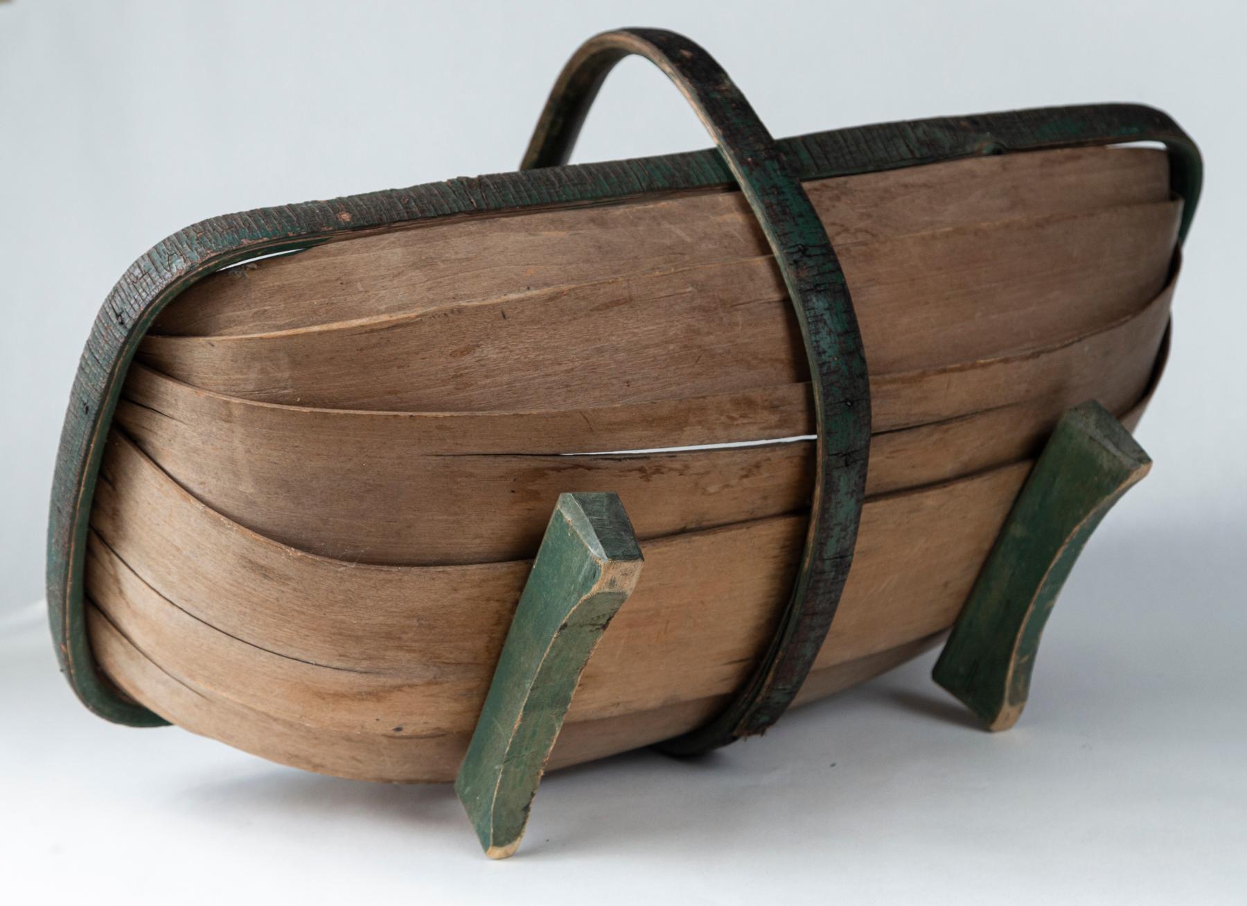 Vintage English Garden Trug 'Basket', circa 1930 In Good Condition In Chappaqua, NY