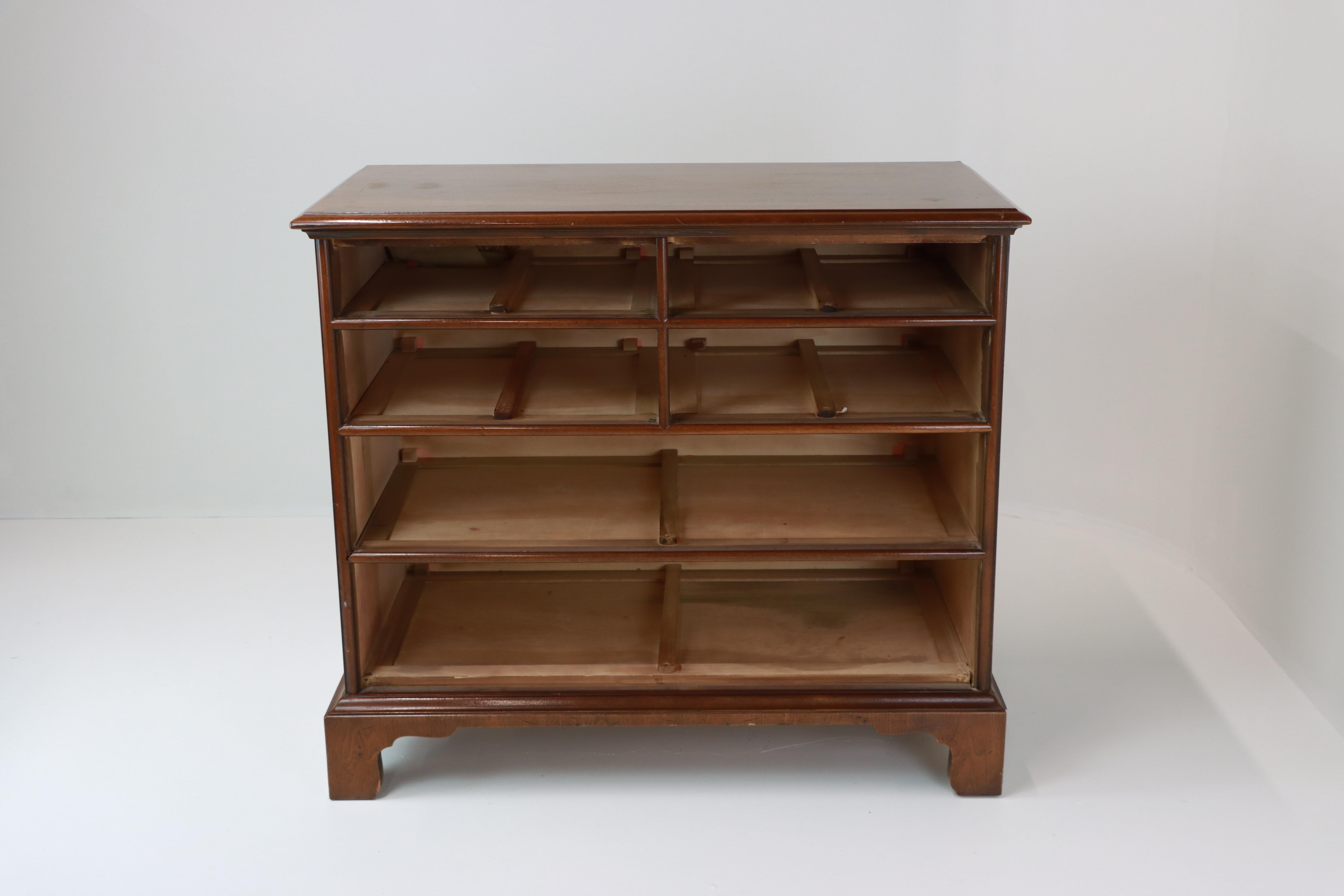 20th Century Vintage English George III Style Chest of Drawers For Sale