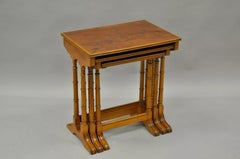 Englische Beistelltische aus Eibenholz im georgianischen Vintage-Stil aus Kunstbambus in Eibenholz, 3er-Set