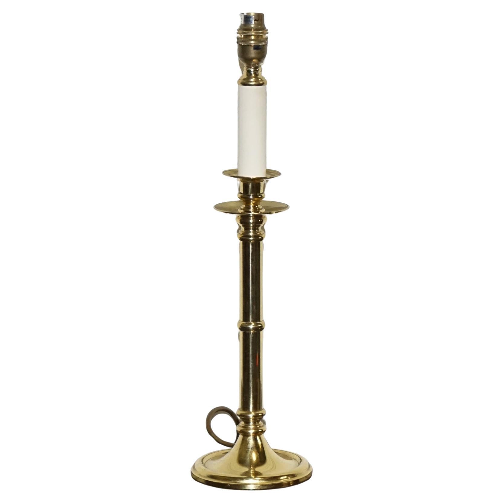 LÁMPARA DE MESA VINTAGE INGLÉS DE ESTILO GEORGIANO LATÓN SÓLIDO BLANCO PARA VELAS en venta