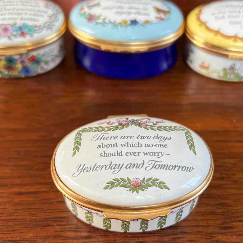 Englische Halcyon Days Emaille-Schachteln mit Sentimental Quotes, Blumendekor, Vintage im Zustand „Gut“ im Angebot in Morristown, NJ