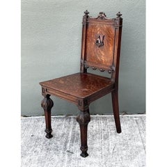Sedia da sala inglese d'epoca con motivo di cane