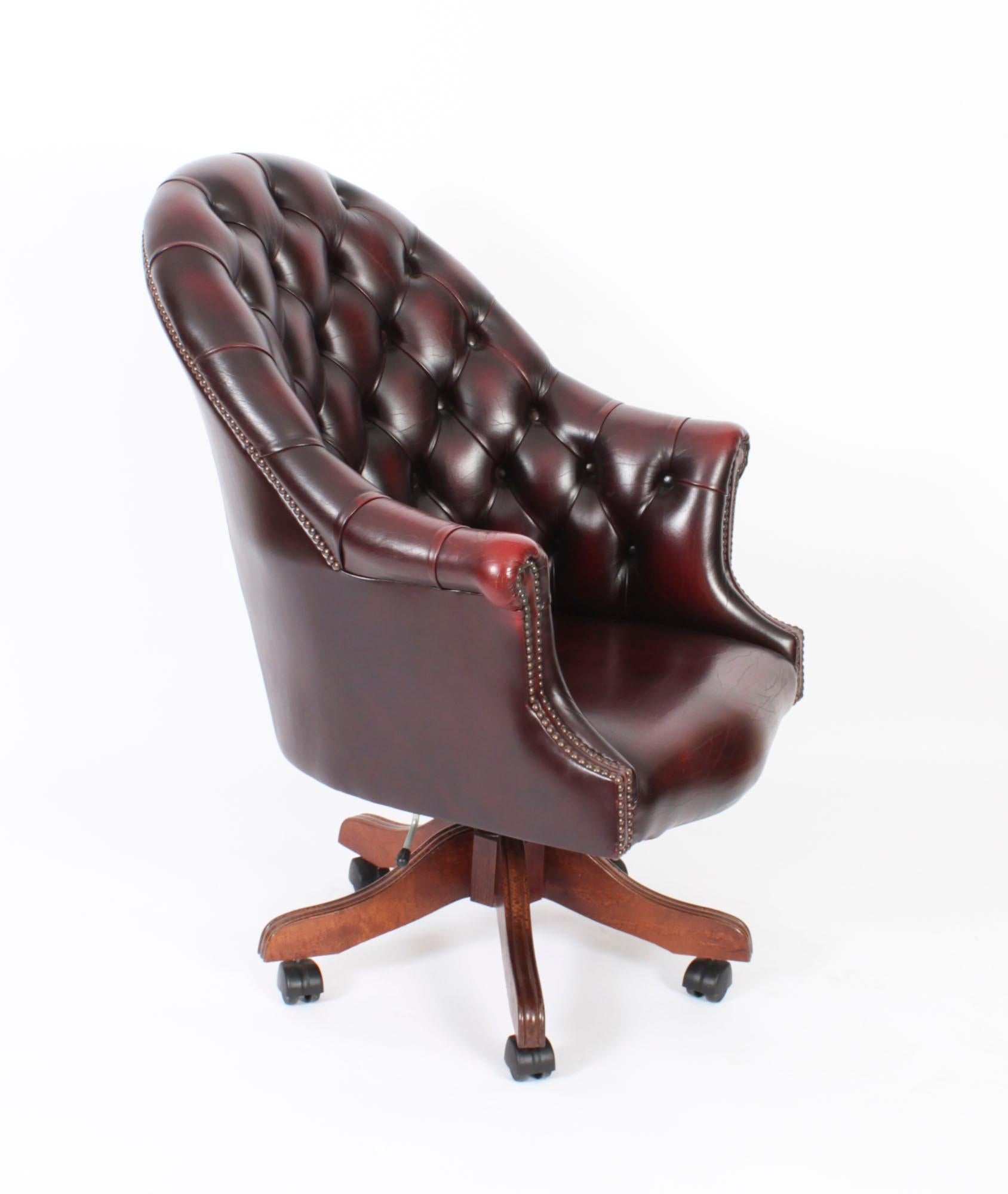 Vintage English Hand Made Leather Directors Desk Chair 20th Century For Sale 8