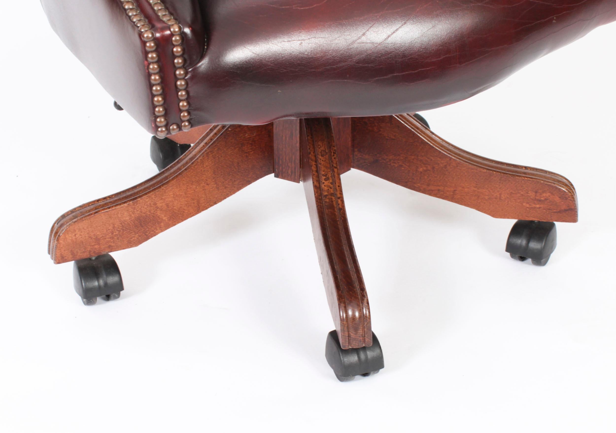 Vintage English Hand Made Leather Directors Desk Chair 20th Century For Sale 3