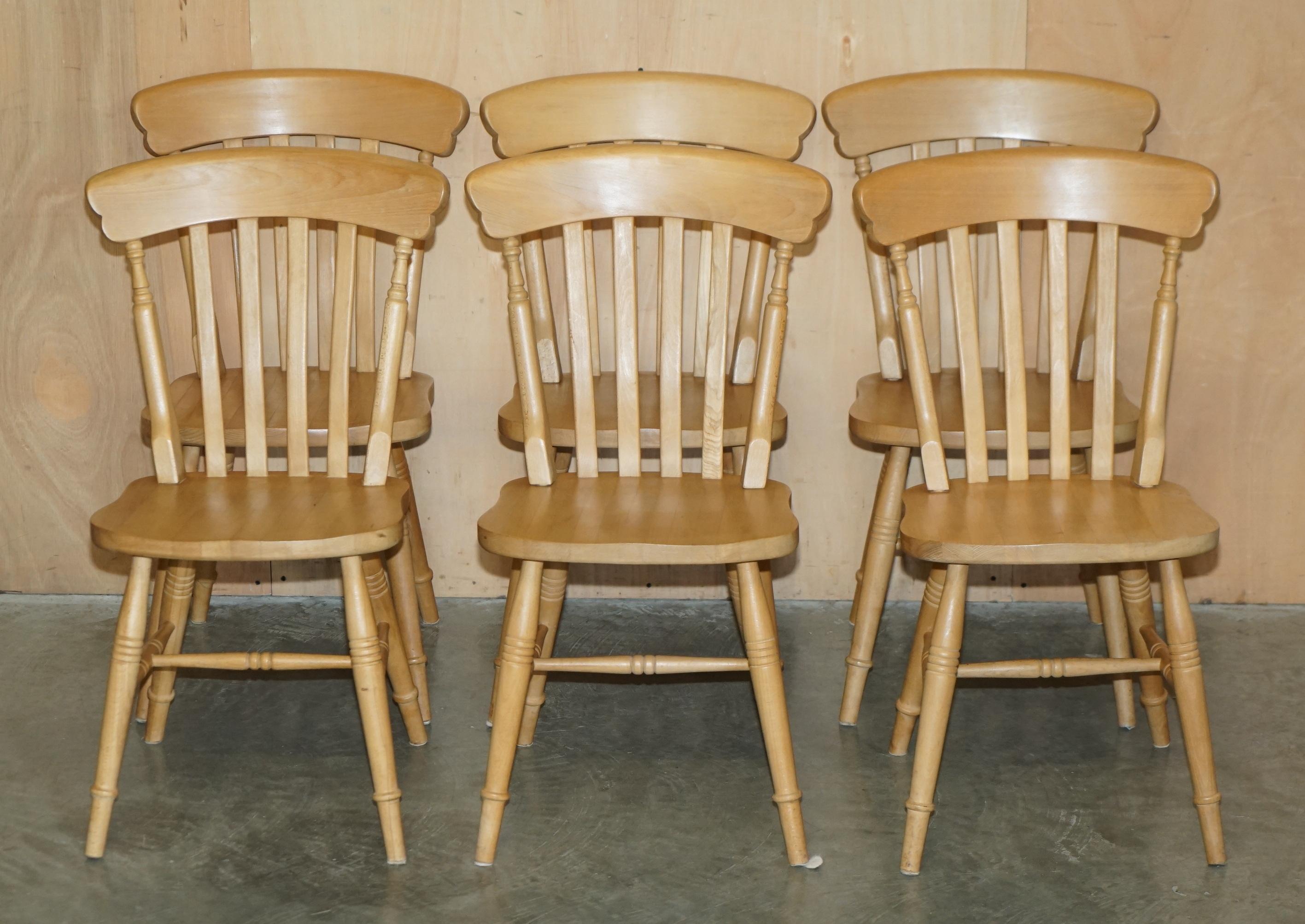 ViNTAGE TABLE À DINER EN PIN DU PATRIMOINE ANGLAIS & HUIT CHAISES WINSOR SUITE 8 en vente 6