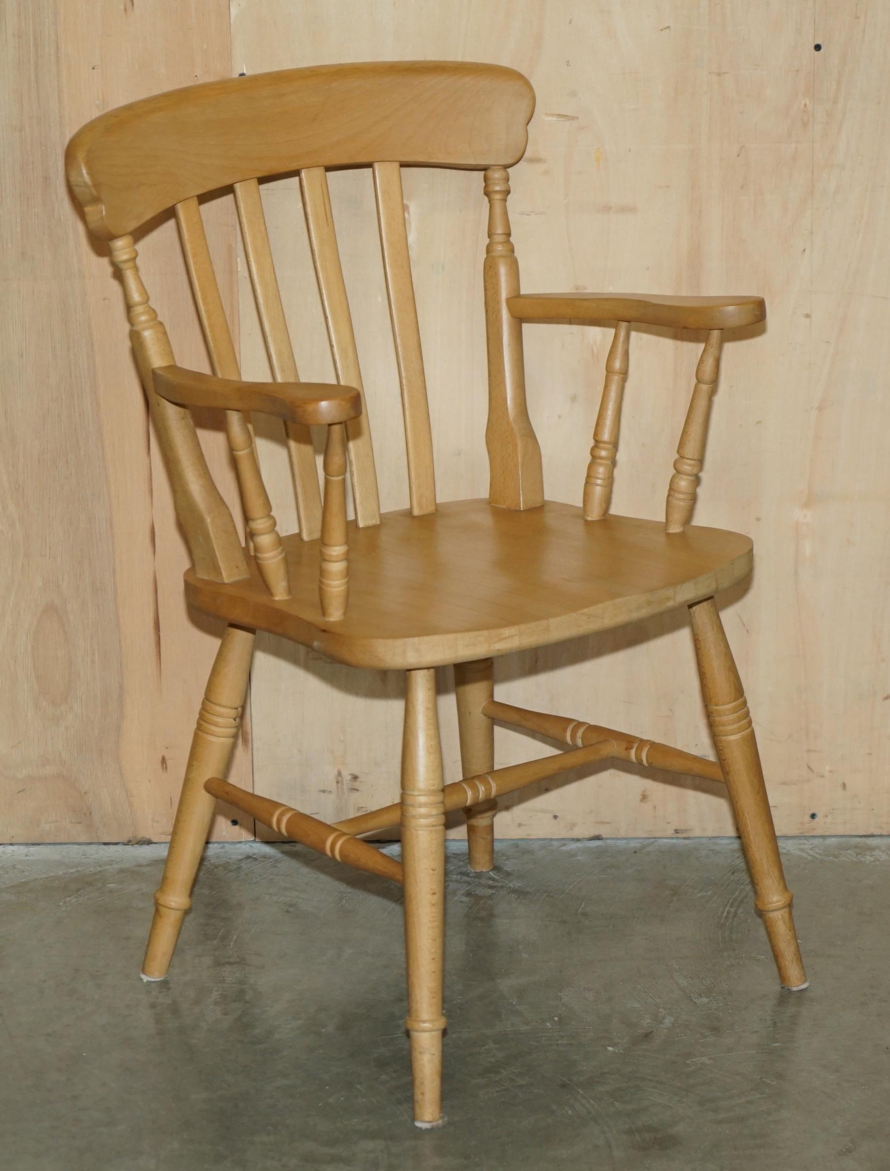 ViNTAGE TABLE À DINER EN PIN DU PATRIMOINE ANGLAIS & HUIT CHAISES WINSOR SUITE 8 en vente 11