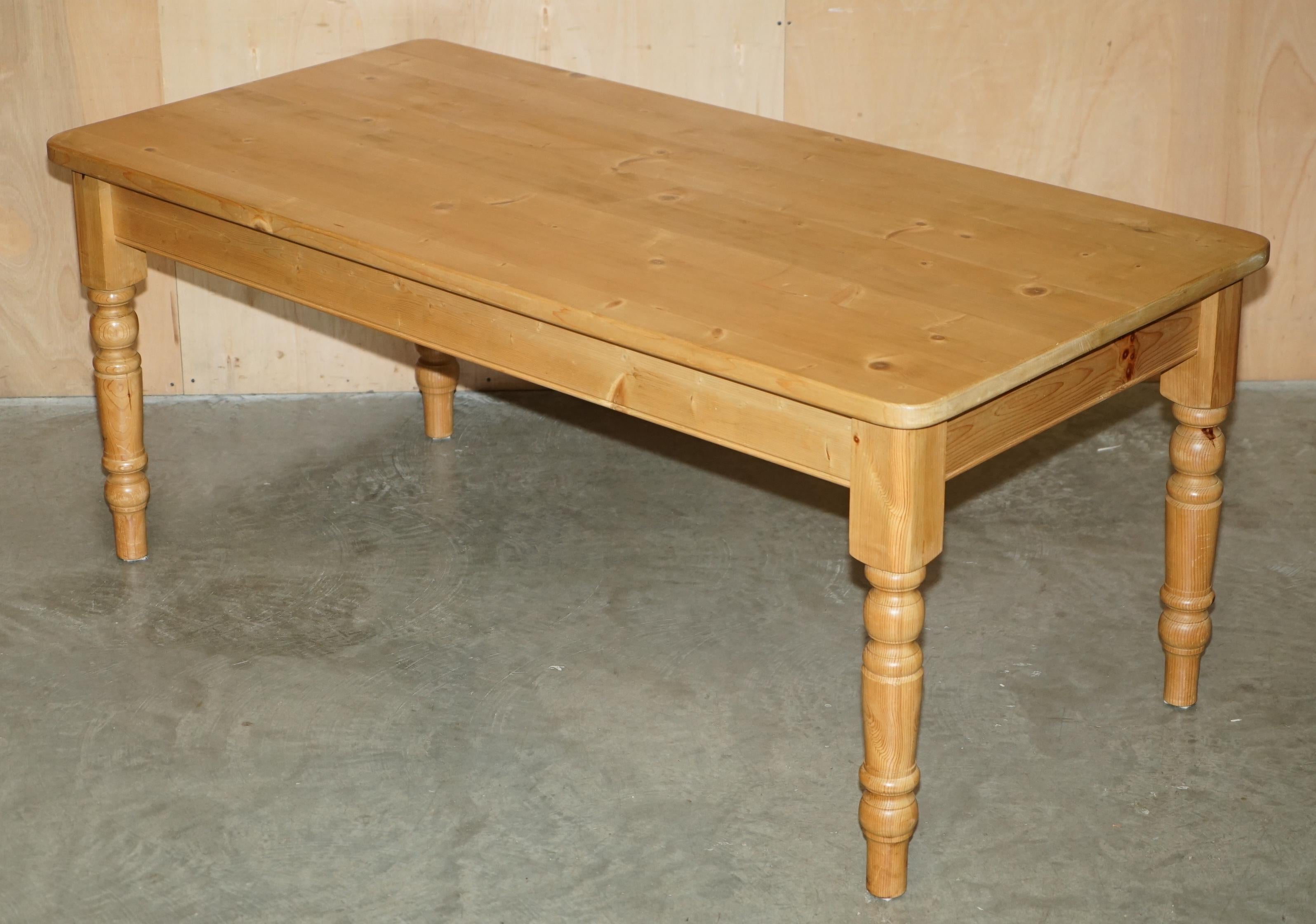 Royal House Antiques

The House Antiques a le plaisir de proposer à la vente cette charmante table de réfectoire en pin anglais d'époque et ses huit chaises By.

Veuillez noter que les frais de livraison indiqués sont donnés à titre indicatif, ils