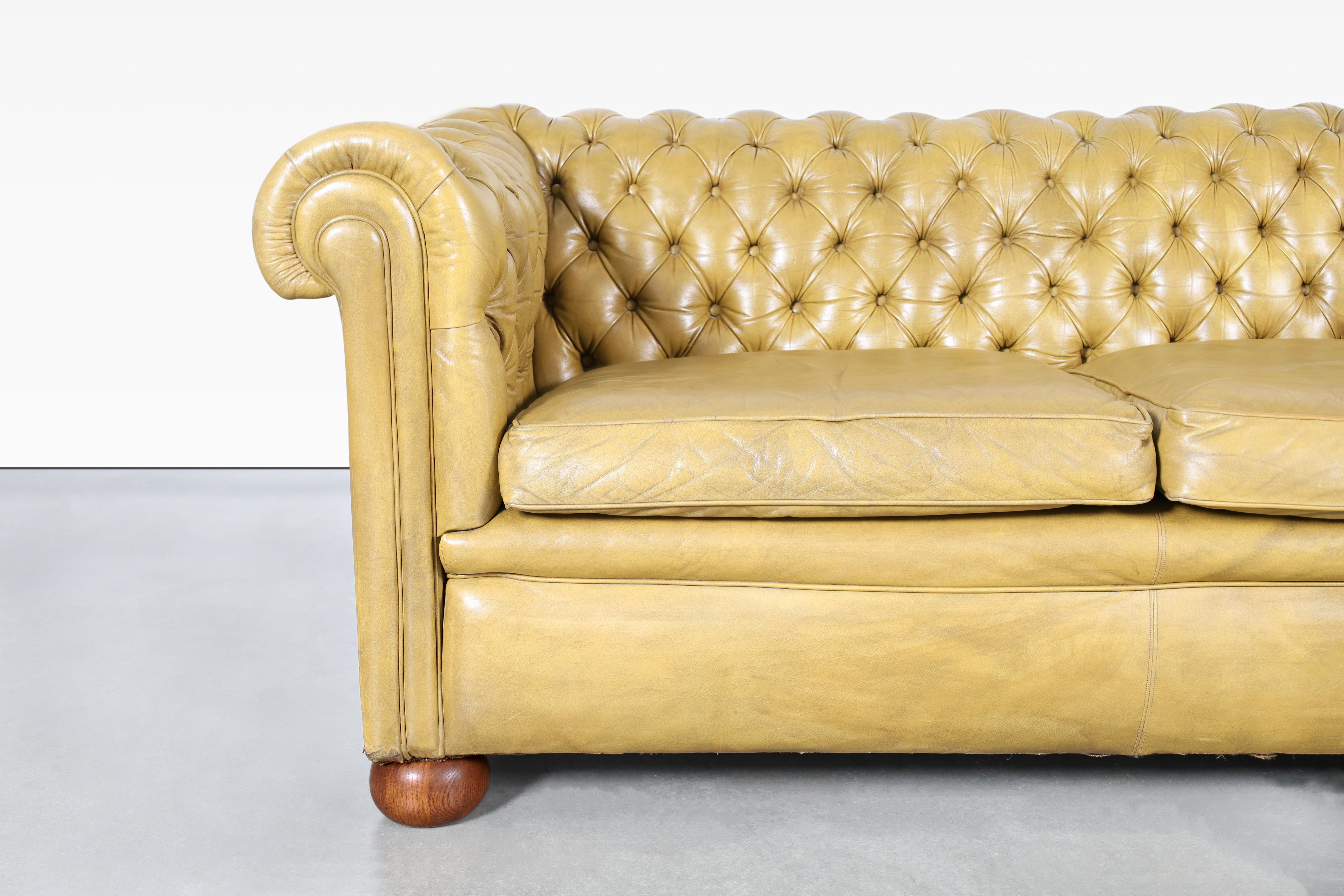 Vintage English Leather Chesterfield Sofa For Sale 1