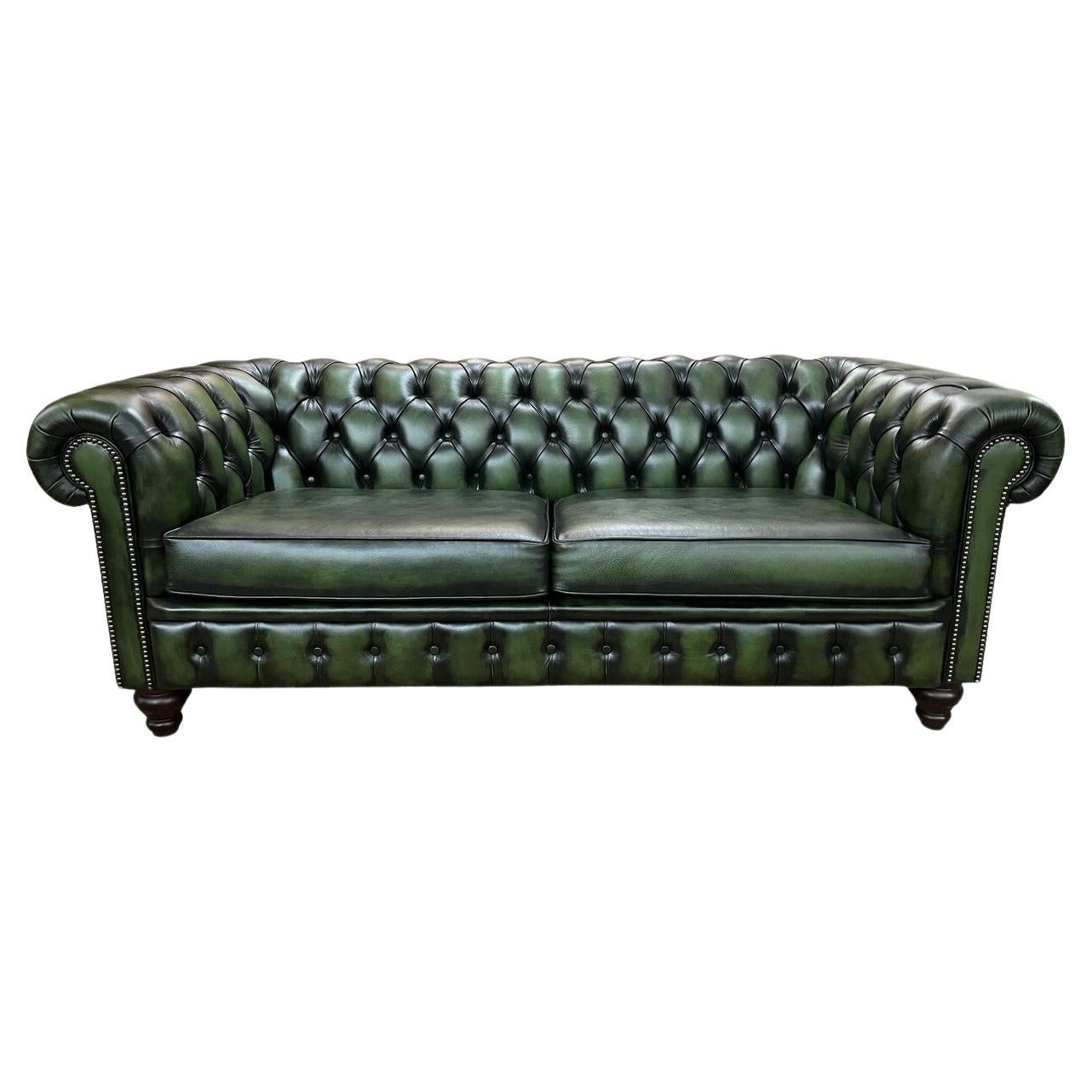 Sofá Chesterfield de cuero inglés vintage