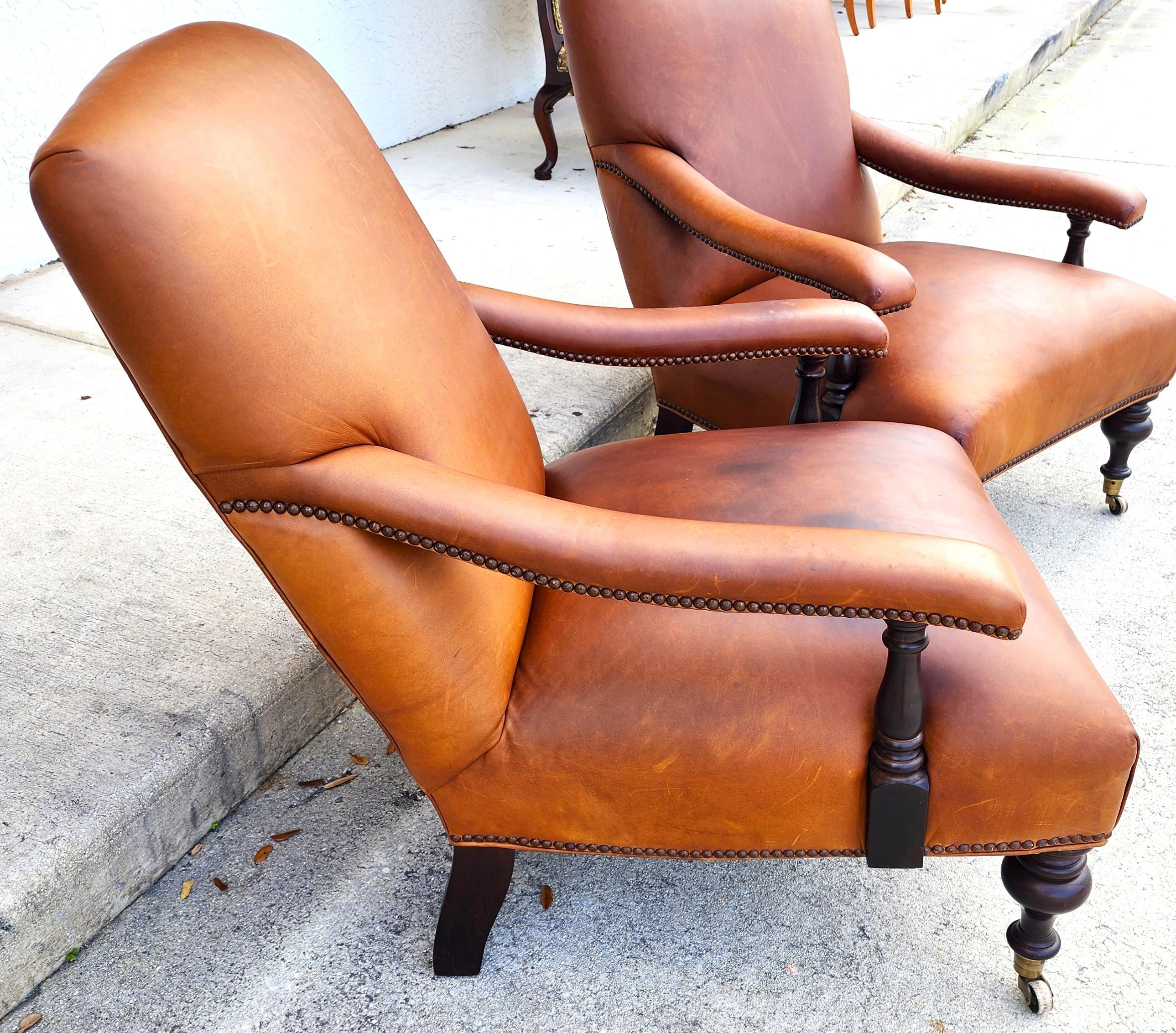 Pareja de sillones de biblioteca ingleses vintage de cuero de Lee Industries en venta 6