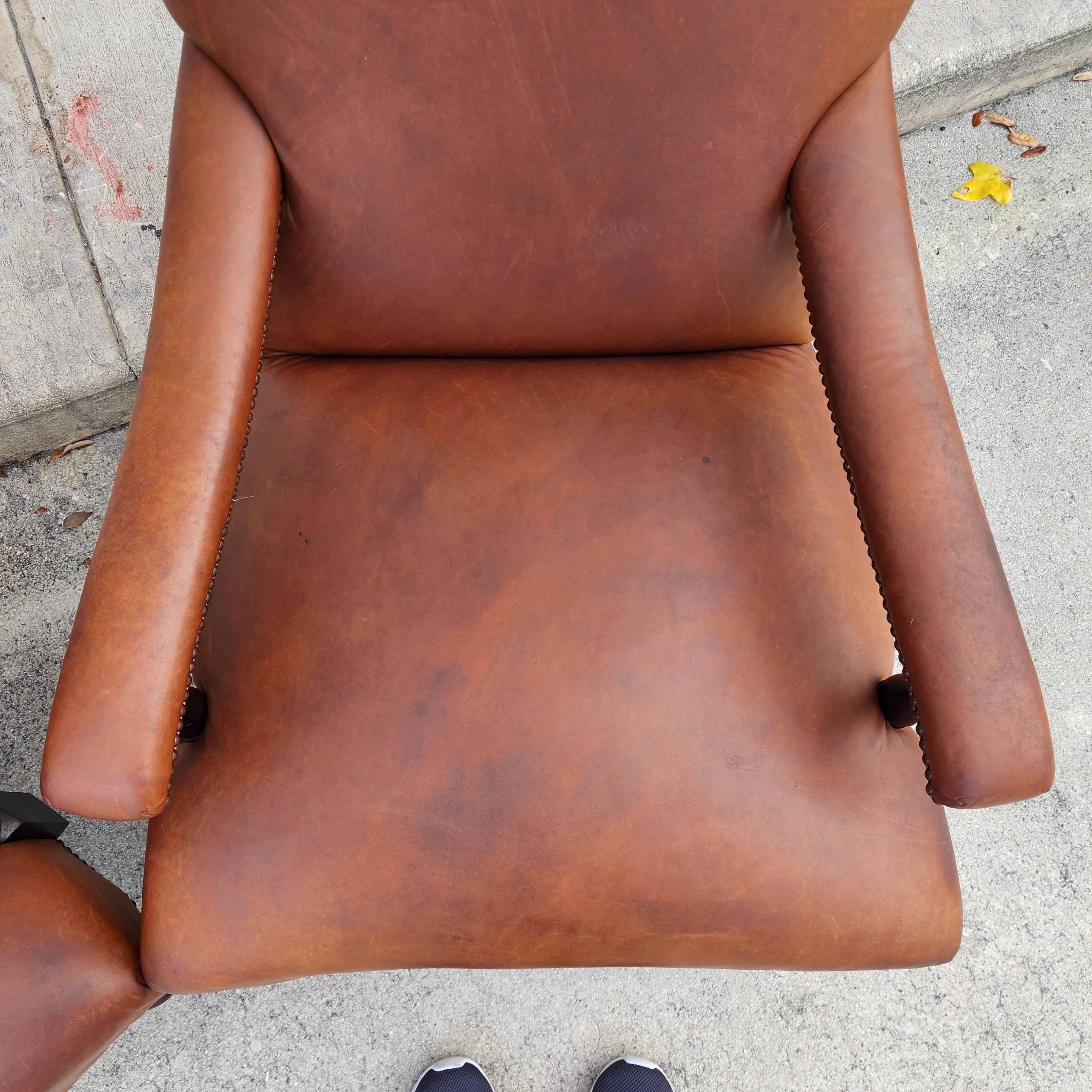 Pareja de sillones de biblioteca ingleses vintage de cuero de Lee Industries en venta 2