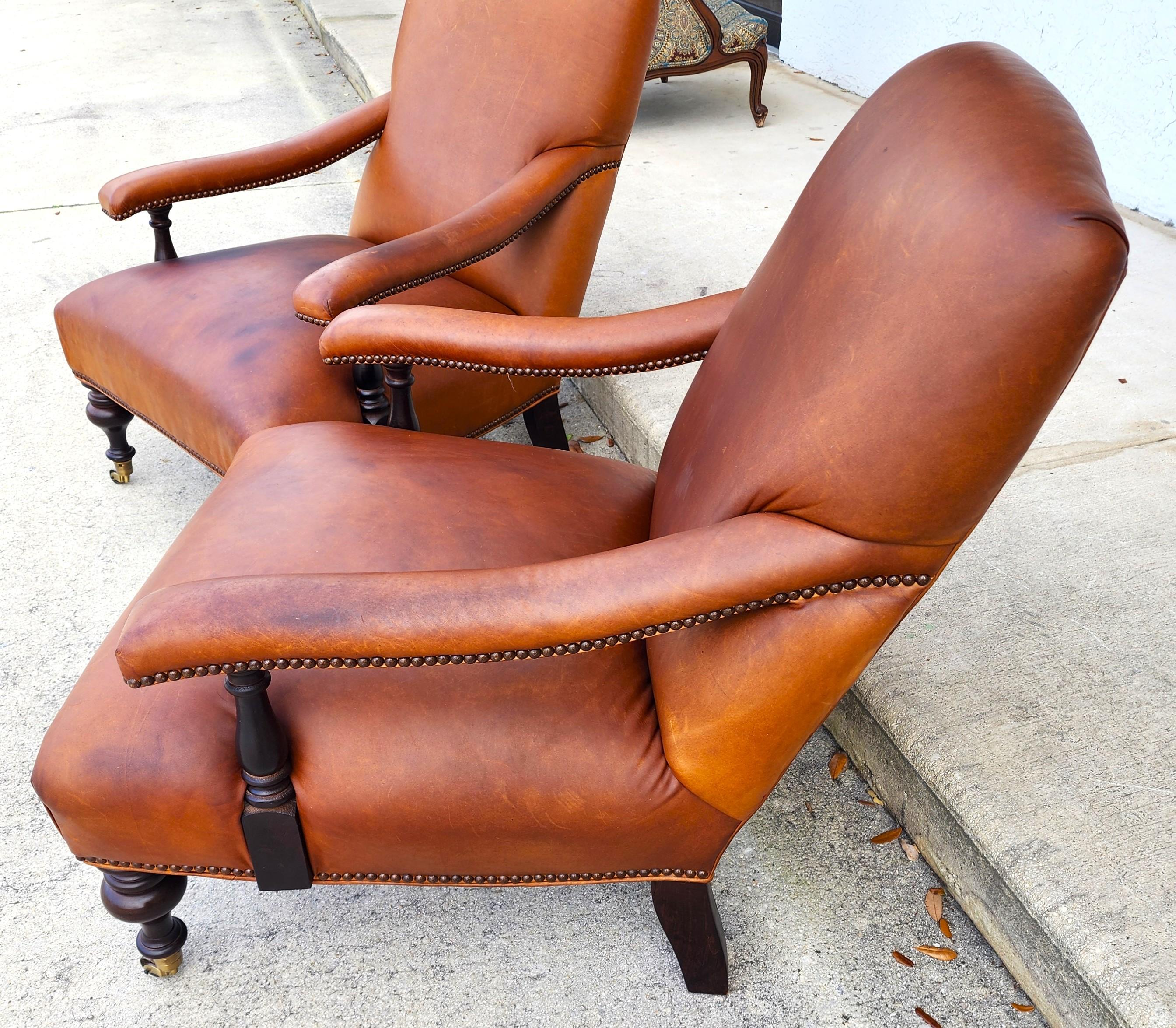 Pareja de sillones de biblioteca ingleses vintage de cuero de Lee Industries en venta 3