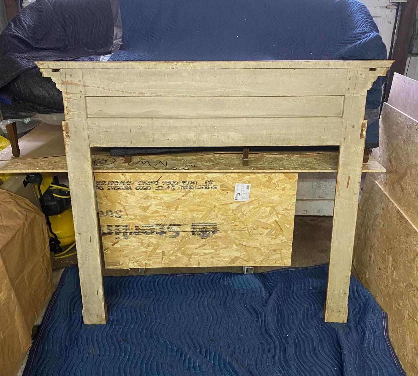 Repisa de chimenea de pino tallada a mano de estilo inglés vintage 1