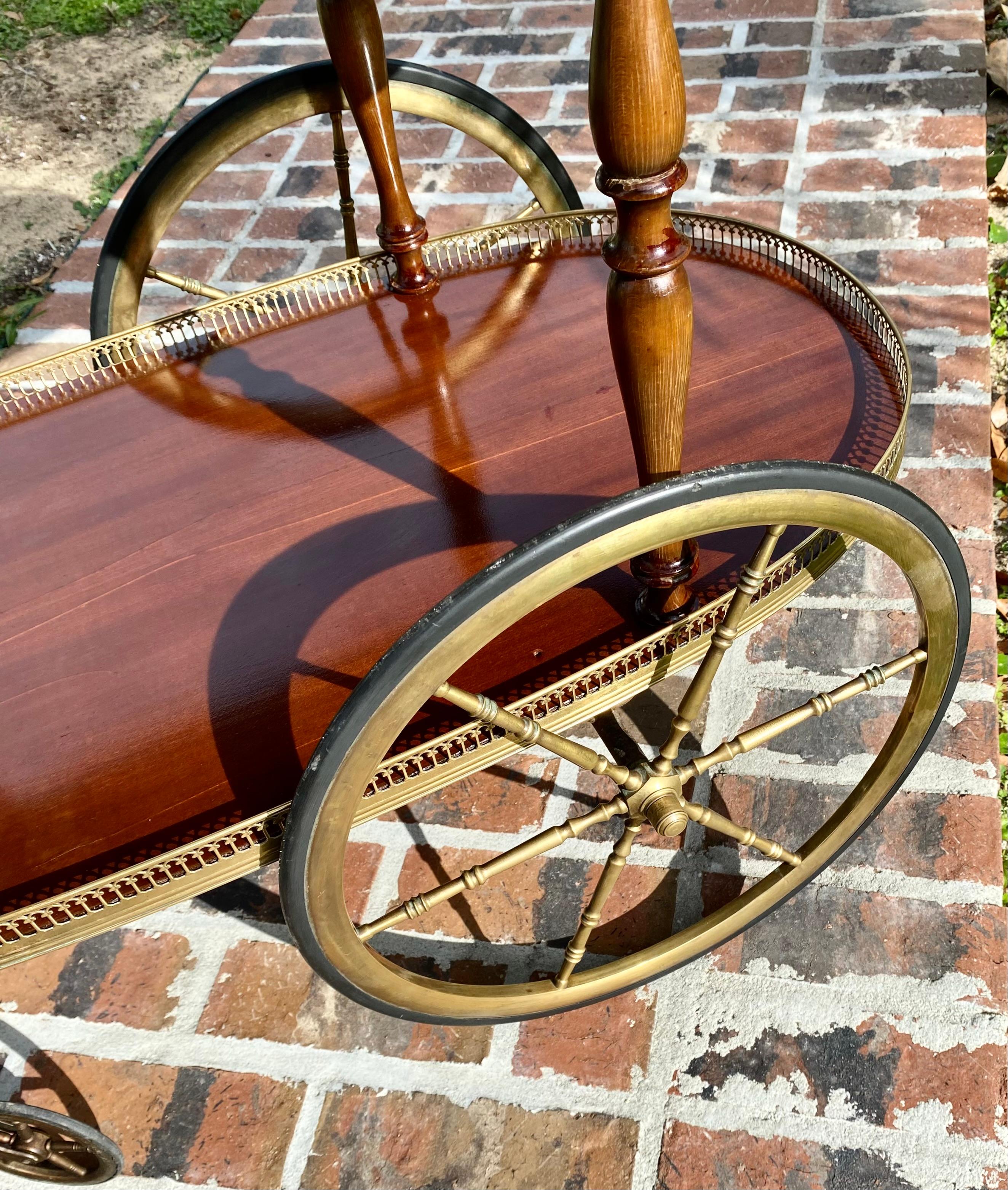 Vintage English Mahogany And Pierced Brass Bar Trolly In Good Condition In New Orleans, LA