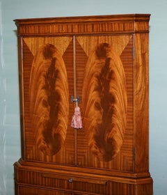 VINTAGE ENGLISH N. NORMAN LTD HARDWOOD CORNER CABiNET