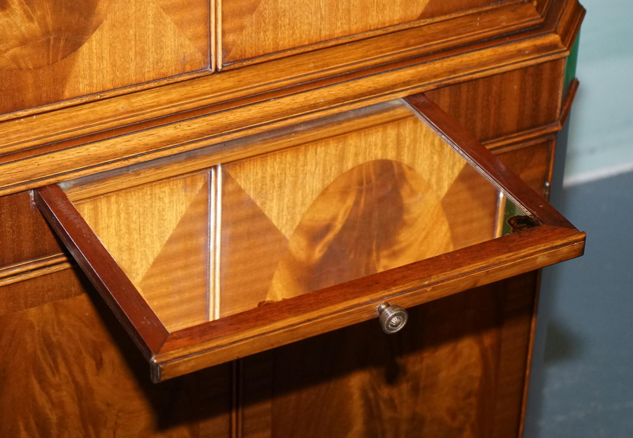 Fait main VINTAGE ANGLAIS N. NORMAN LTD CABINET D'ANGLE EN BOIS DUR en vente
