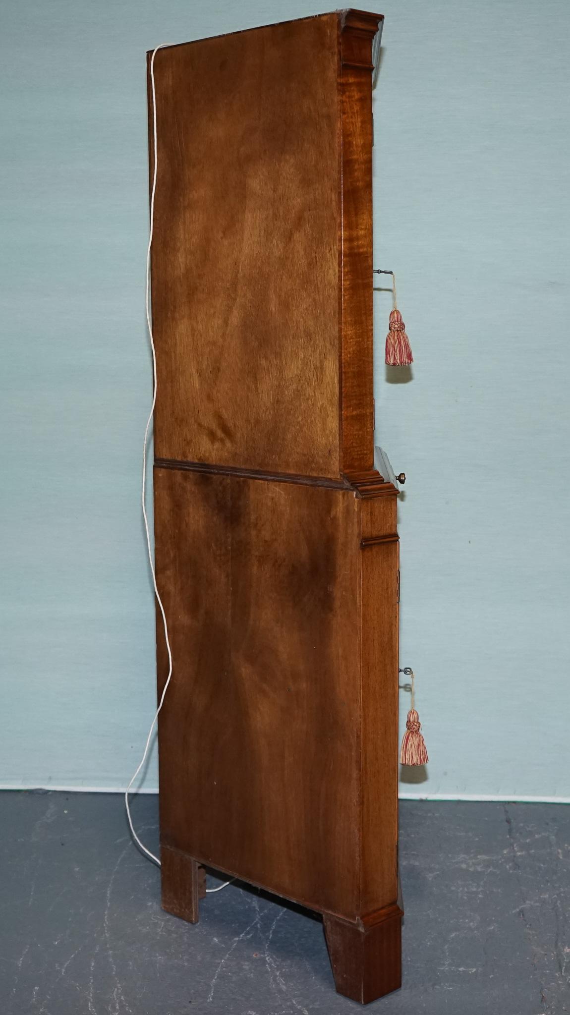 20ième siècle VINTAGE ANGLAIS N. NORMAN LTD CABINET D'ANGLE EN BOIS DUR en vente
