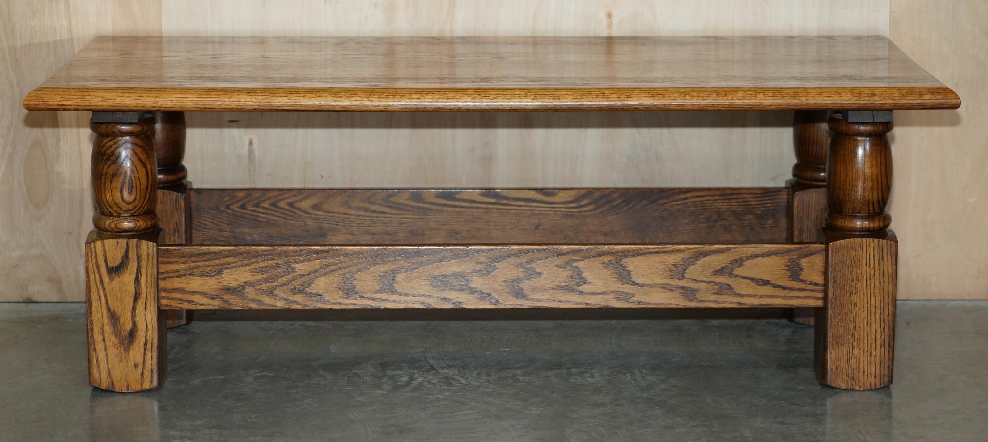 Table Basse Vintage en Chêne Anglais Fabriquée dans le Style des Tables de Réfectoires Édouardiens en vente 10