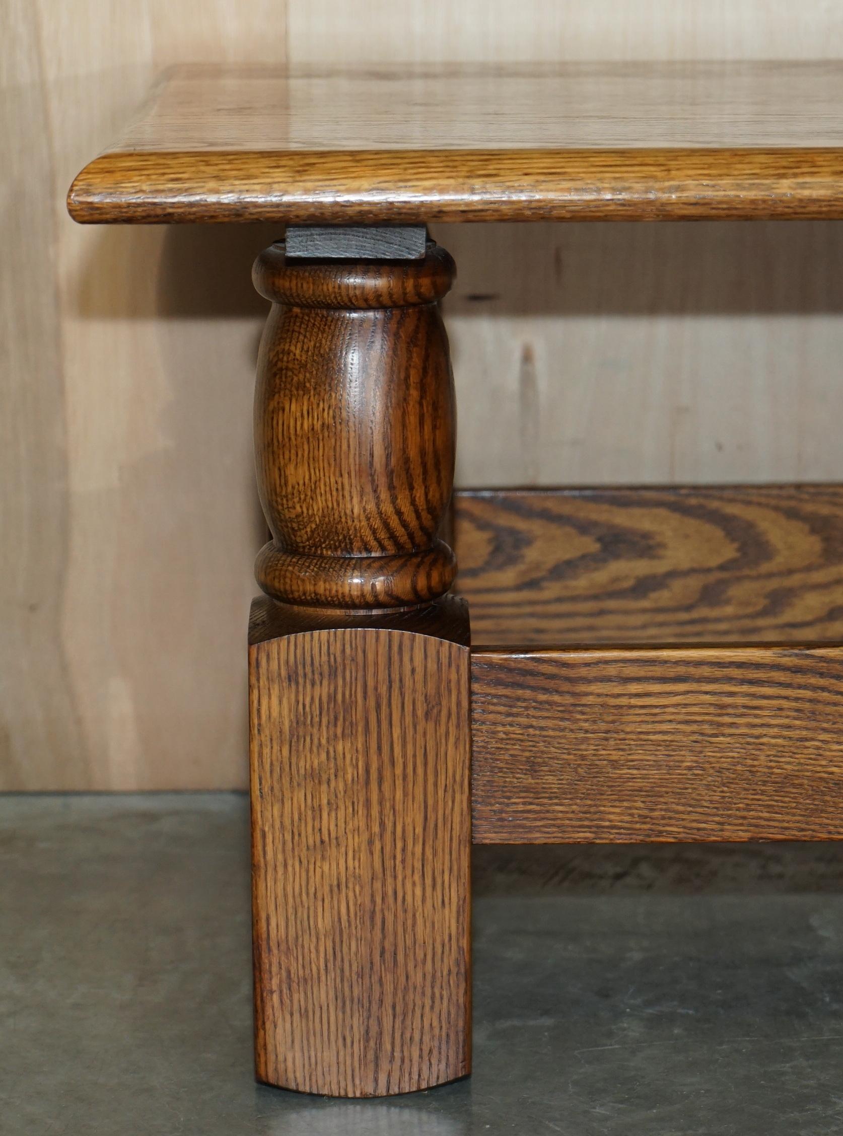 Fait main Table Basse Vintage en Chêne Anglais Fabriquée dans le Style des Tables de Réfectoires Édouardiens en vente