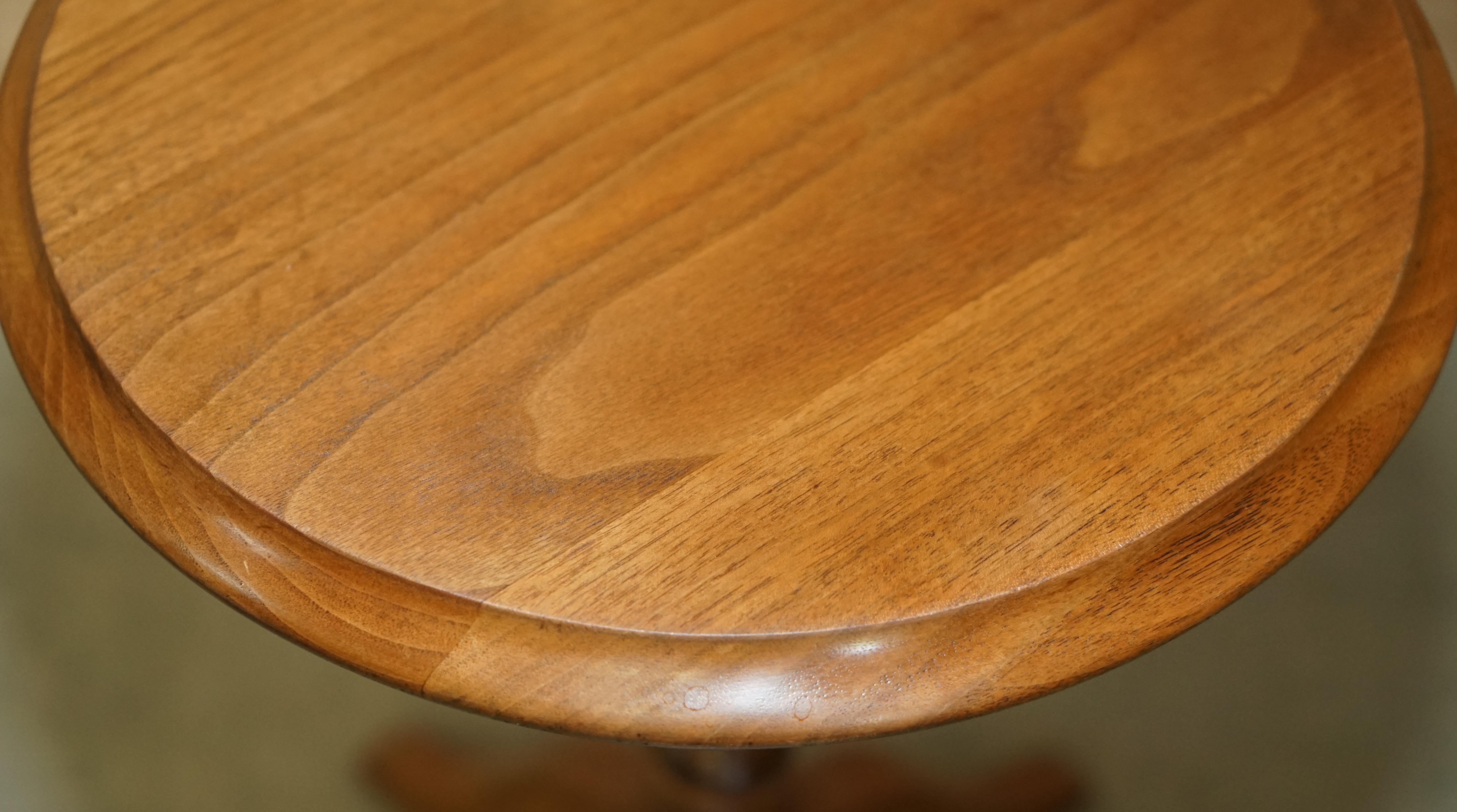 ENGLISH OAK TRIPOD END LAMP WINE TABLE LOVELY PATINA TO THE TOP VINTAGE en vente 7