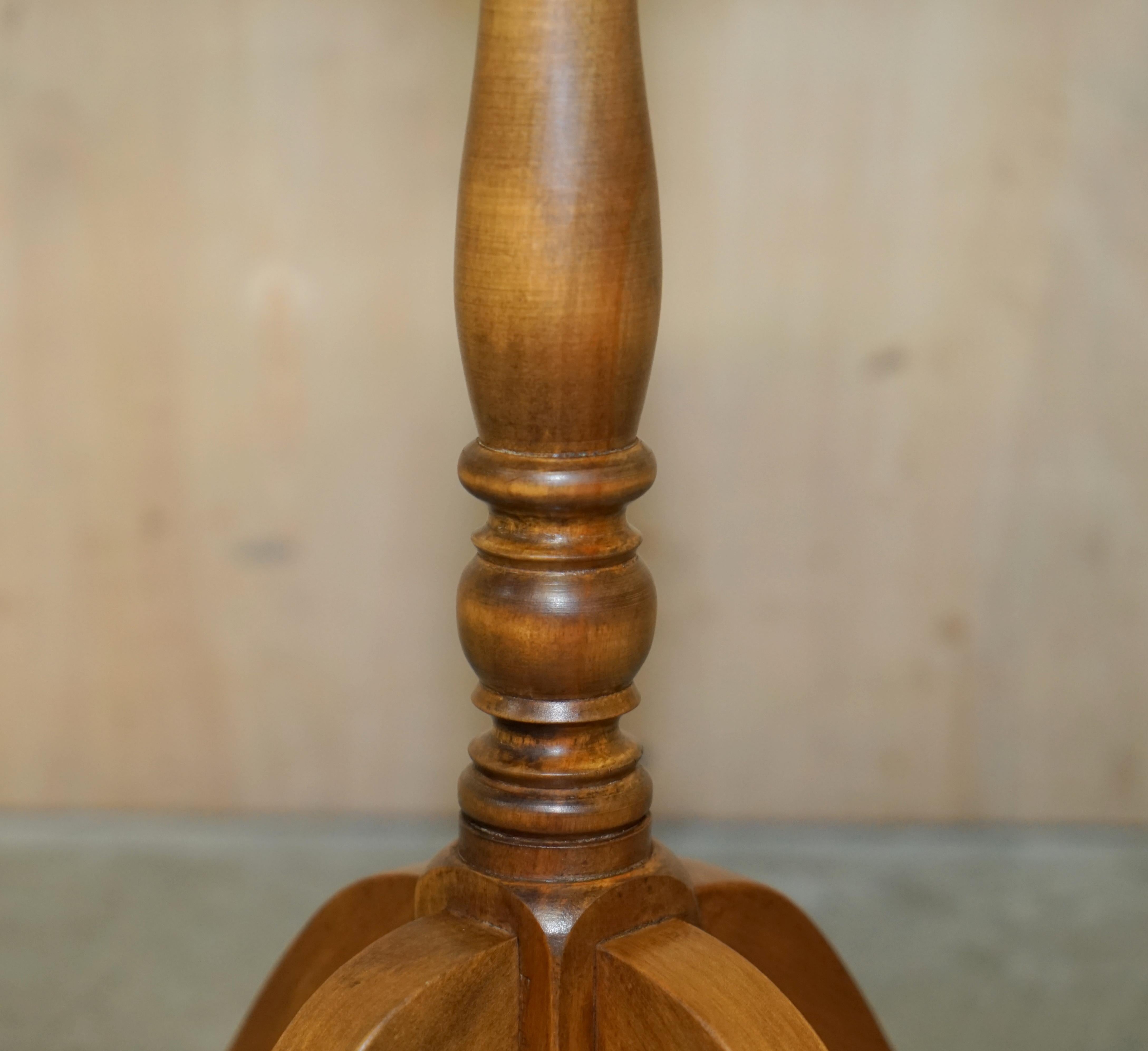 Vintage English Oak Tripod Side End Lamp Wine Table Lovely Patina to the Top For Sale 3